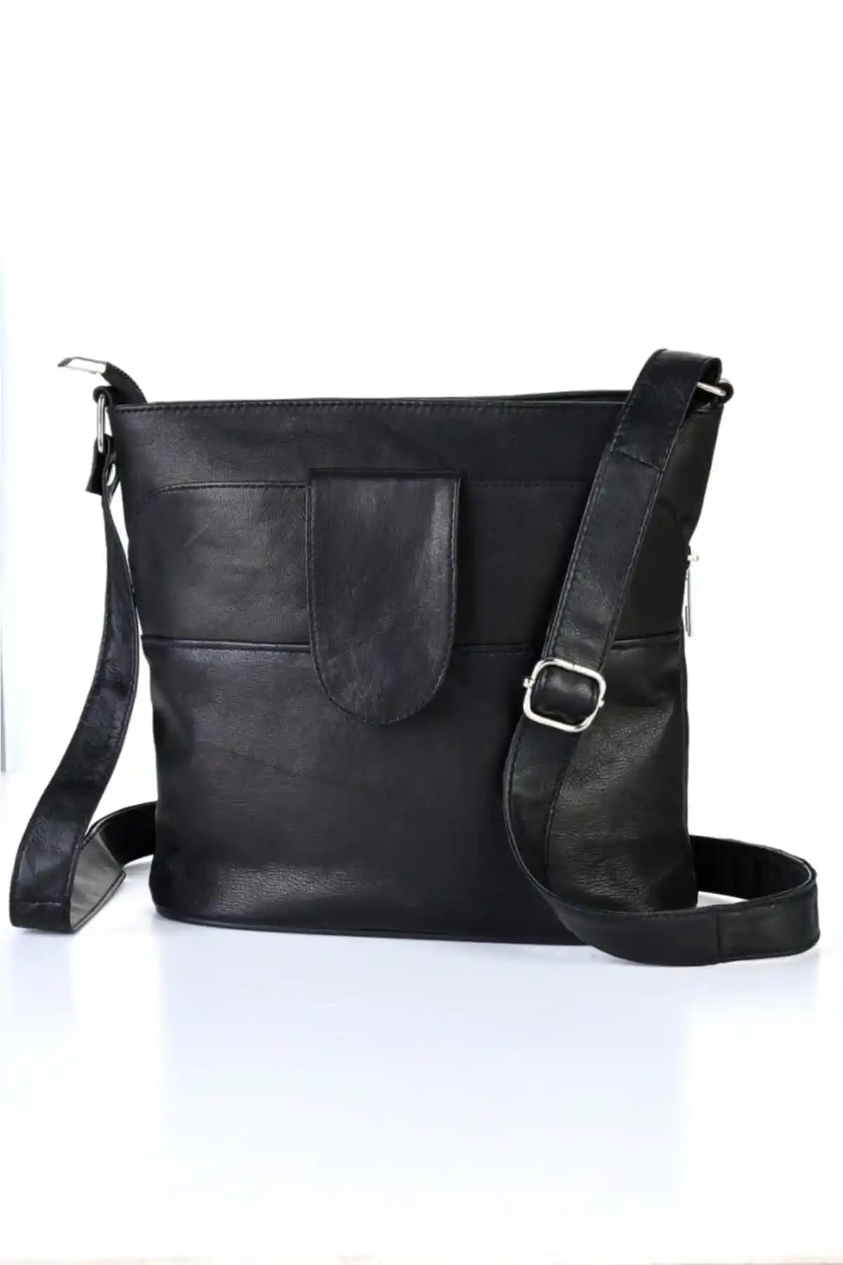 Fubileather Hakiki Deri Çok Gözlü Askılı Omuz Çantası: Şıklık ve Fonksiyonellik Bir Arada