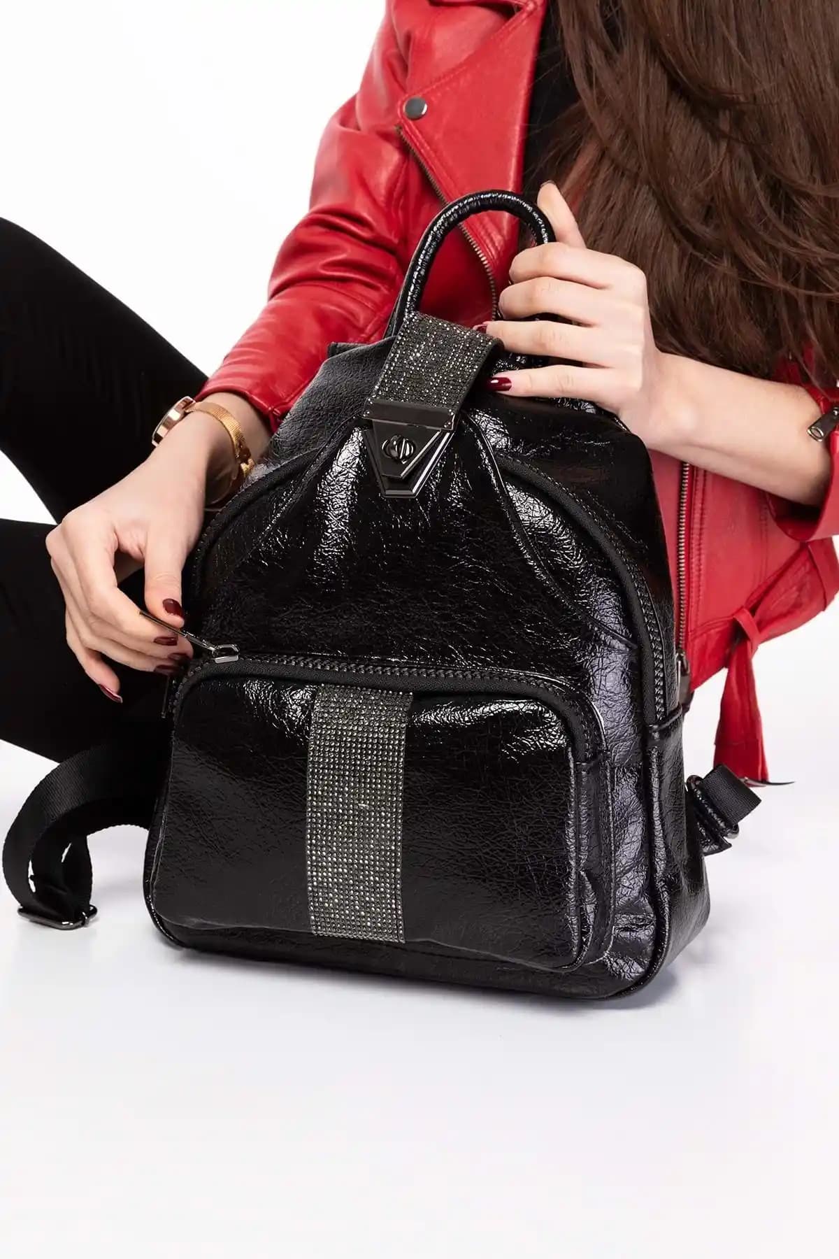 Gondol Kadın Sırt Çantası: Şık ve Fonksiyonel Günlük Kullanım İçin Tasarlandı