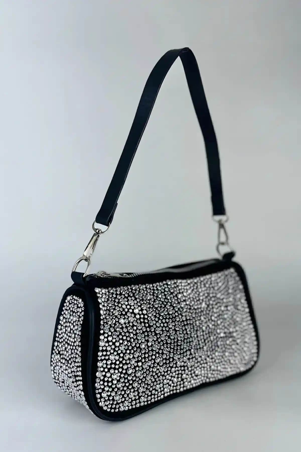 Gumus Bags ve SmY Bag Karşılaştırması: Hangi Çanta Sizin İçin Uygun