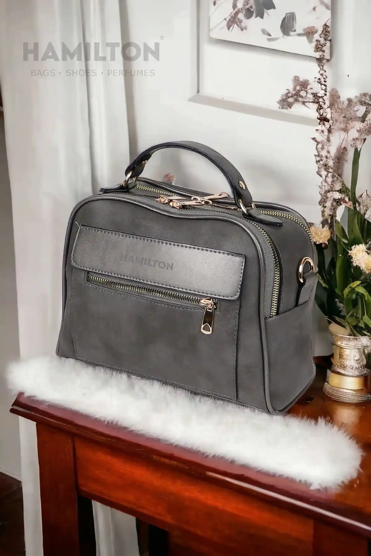 HAMILTON Kadın Çantası Çok Yönlü Kullanım ve Şıklık Sunan Deri Dokulu Model