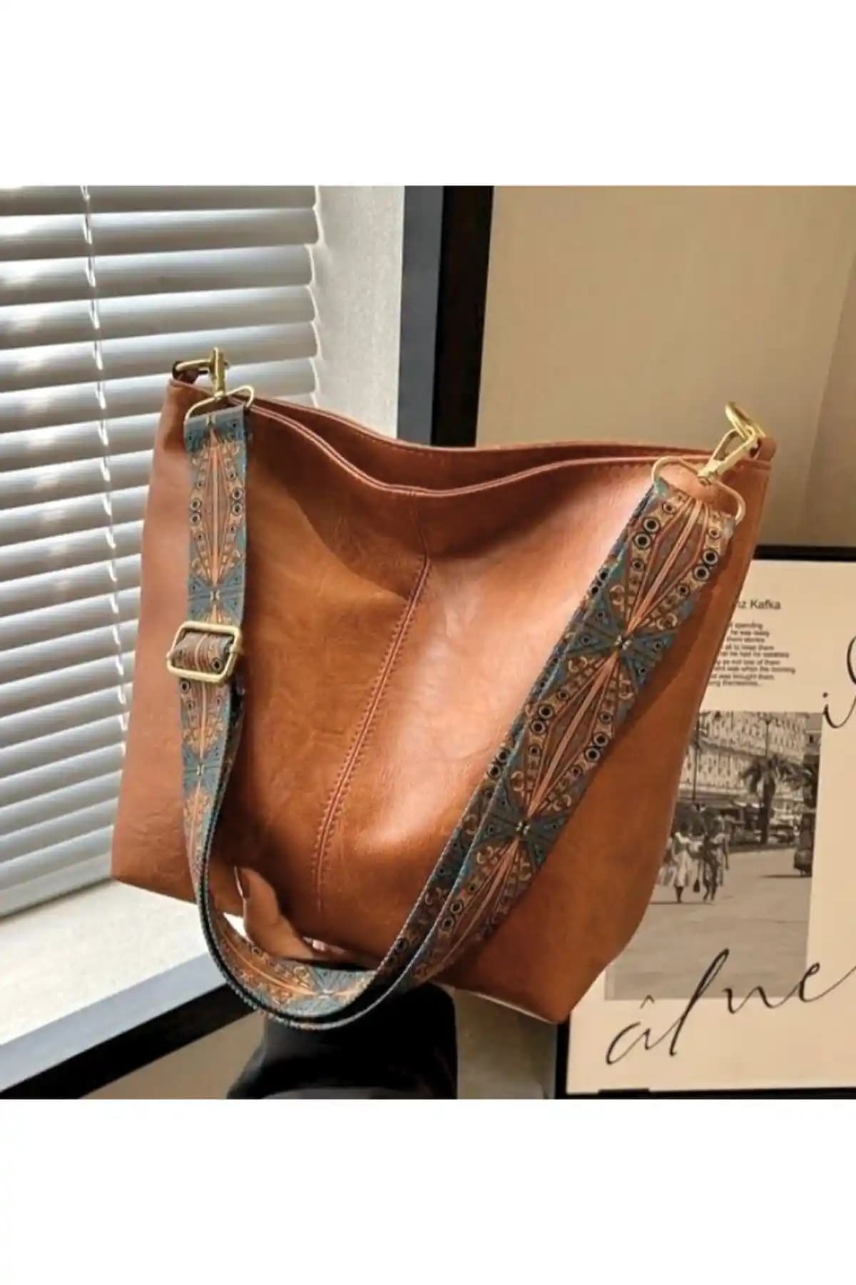 HAPBUY Taba Kadın Lüks Omuz Çantası: Şık ve Dayanıklı Günlük Kullanım Çantası