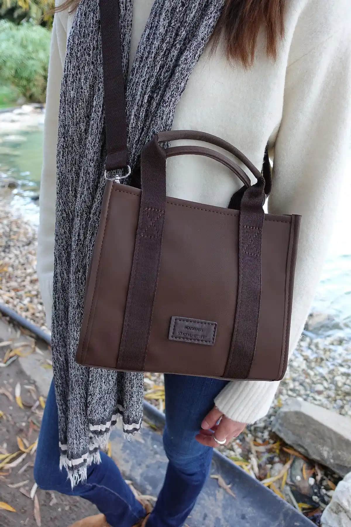 Housebags Kadın Kahverengi Suya Dayanıklı Tote Çanta Şık ve Pratik Günlük Kullanım İçin