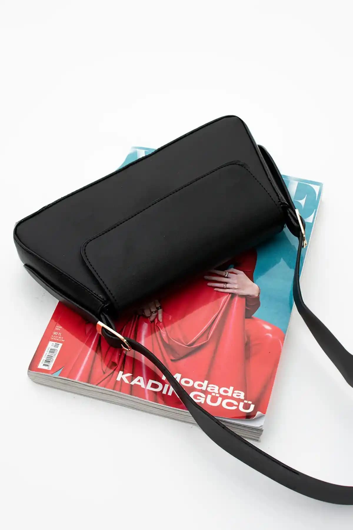 İAMBTŞY Lenabella ve Madamra Siyah Kadın Çantası Karşılaştırması