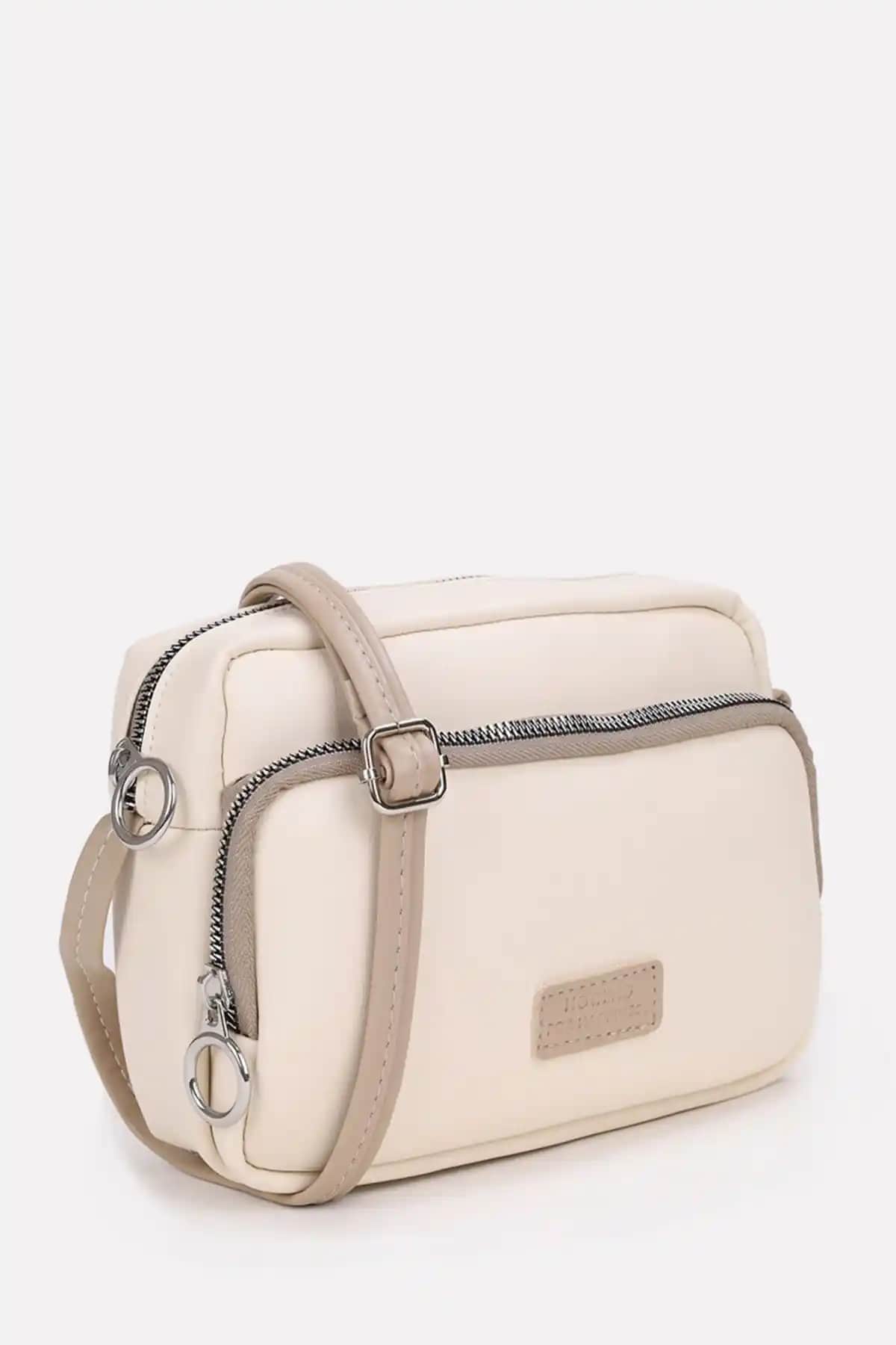 İki farklı NOTHING kadın çantası karşılaştırması: tasarım, kullanım ve özellikler