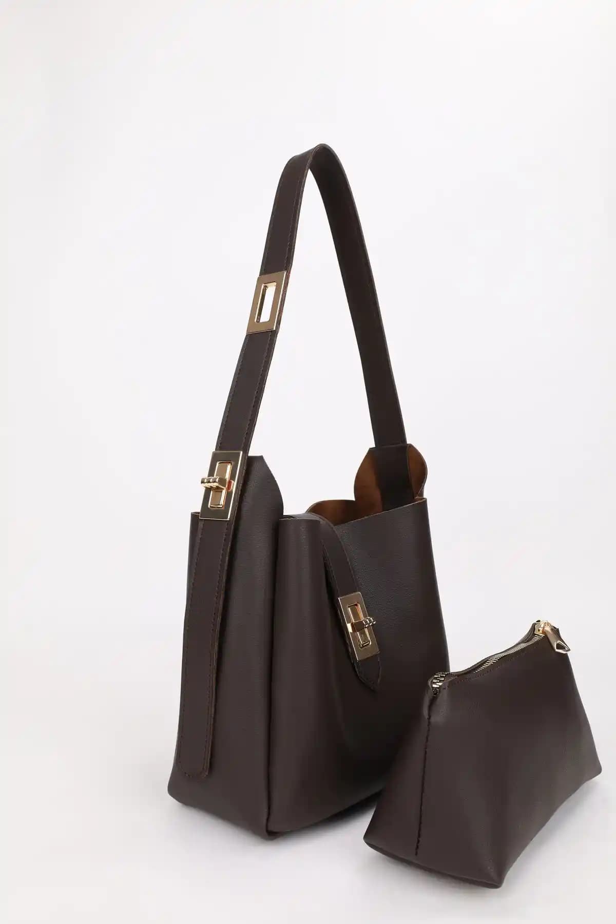 İki farklı NOTHING kadın çantasını karşılaştırıyoruz: kalite, tasarım ve kullanım özellikleri