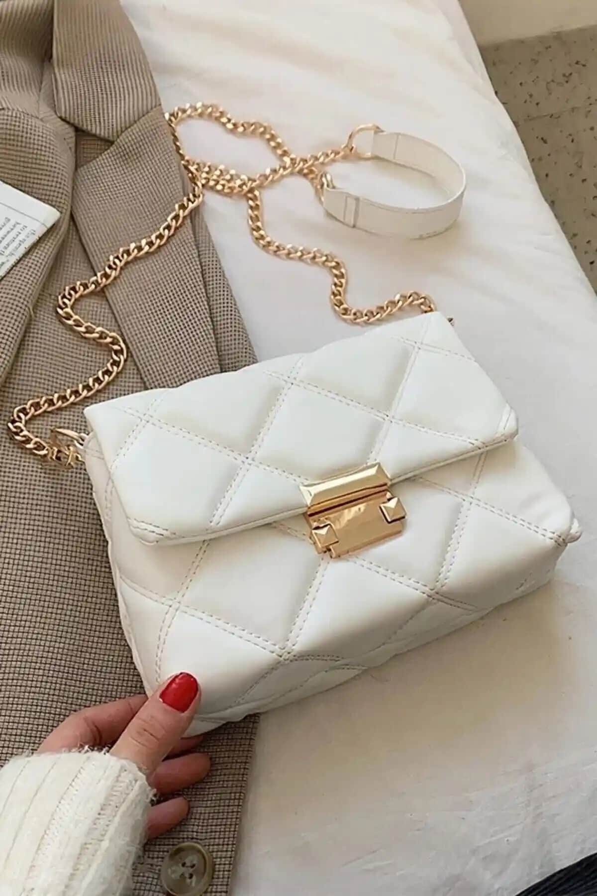 Kadın Çantaları Karşılaştırması: Bag&More ve Dizaynbag Modellerinin Özellikleri