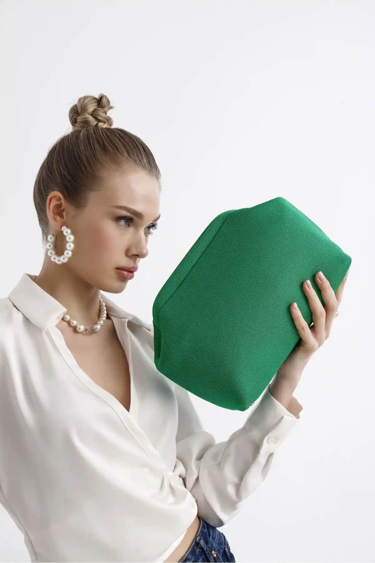 Kadın Günlük Kullanım İçin Tasarlanmış Clutch Çantalar Karşılaştırması