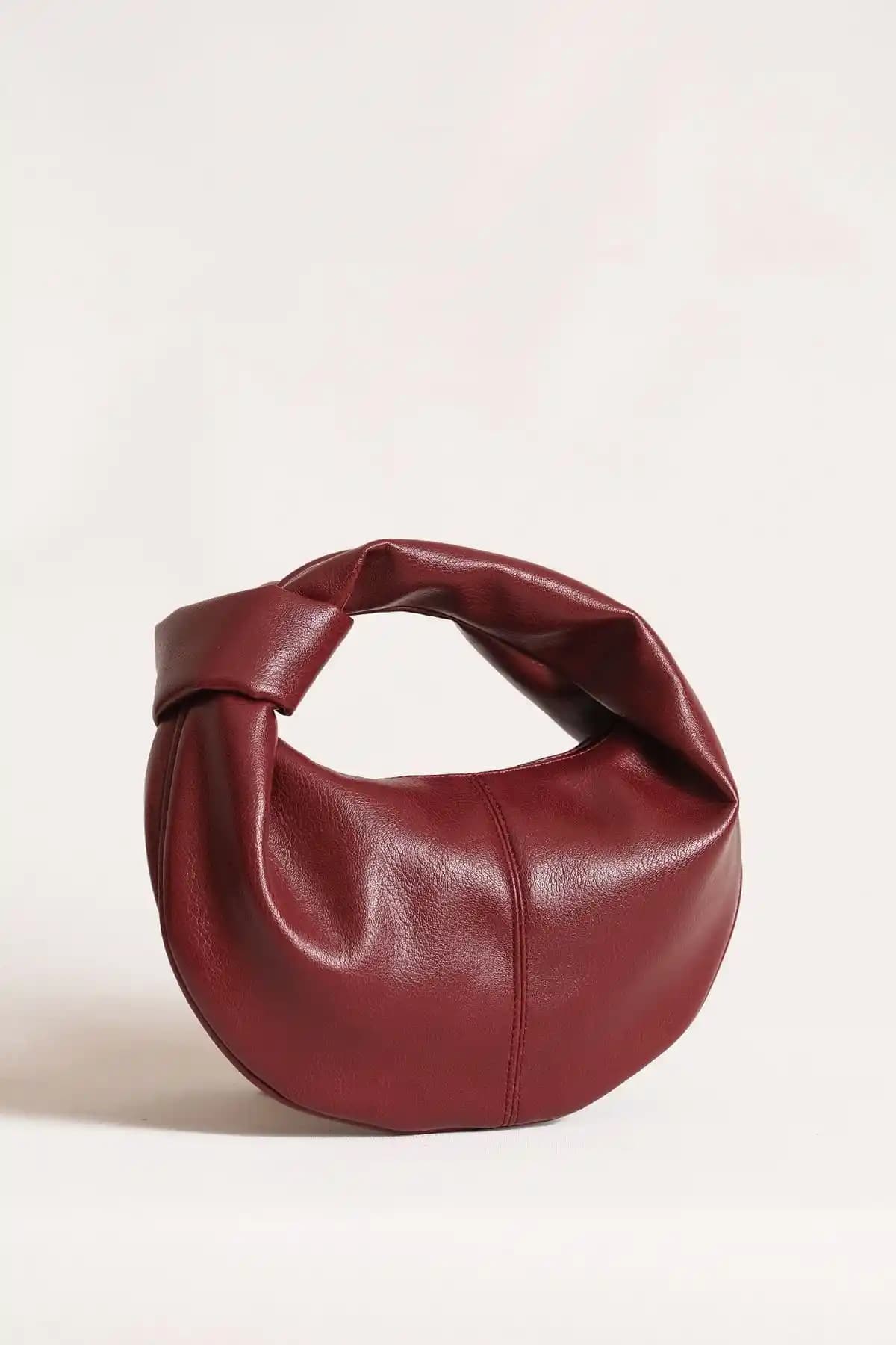 Kadın Mini El Çantası Karşılaştırması: Bordo ve Siyah Modellerin Özellikleri ve Kullanıcı Yorumları