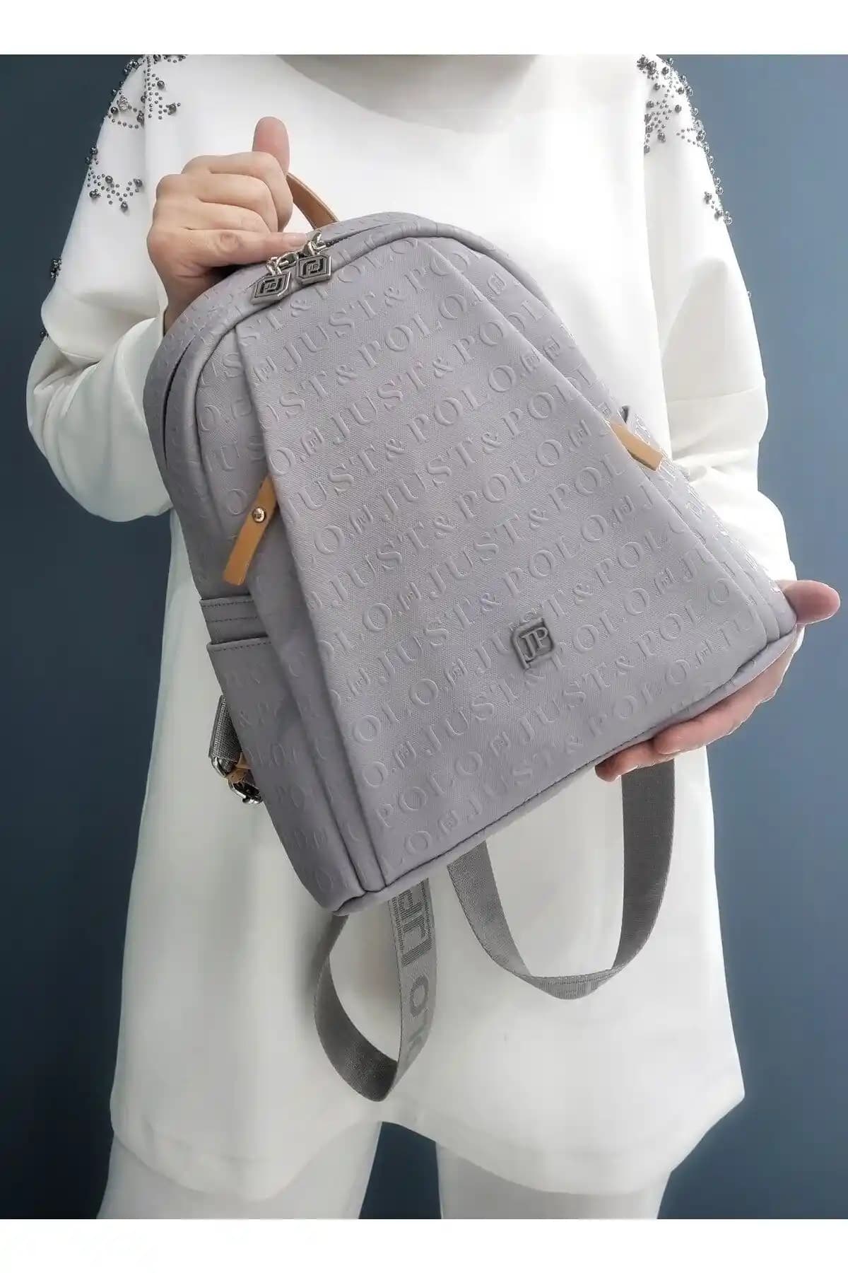 Kadın Sırt Çantası Karşılaştırması: Just Polo ve Lucky Bees Modelleri