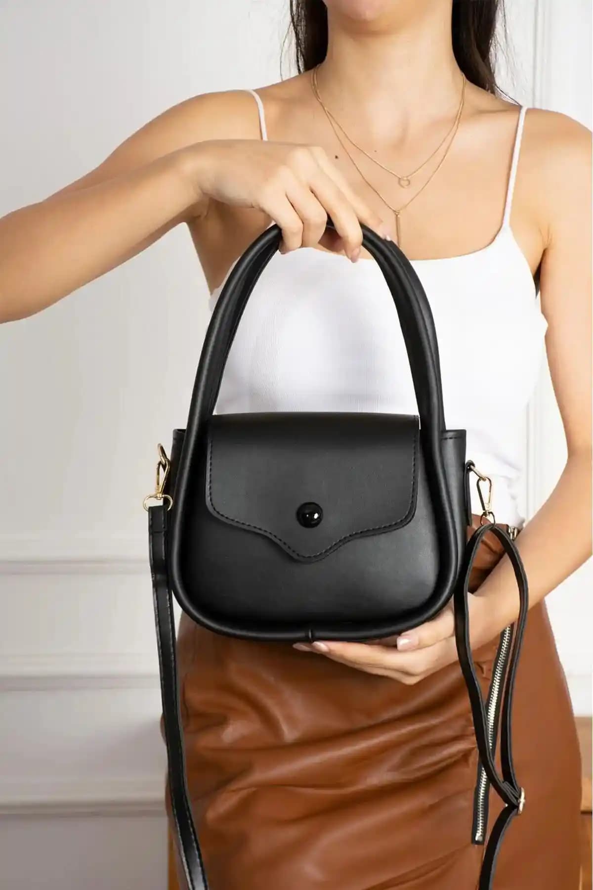 Kadın Siyah Çantalar Karşılaştırması: Cochines ve Katusa Modaya Uygun Seçenekler