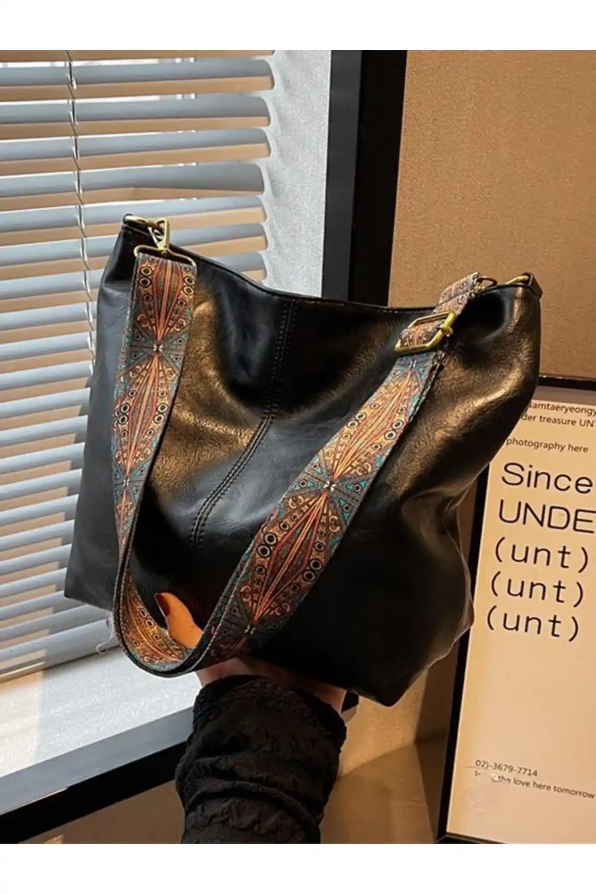 Katusa Kadın Siyah Fermuarlı Etnik Desenli Askılı Omuz Çantası Özellikleri ve Kullanım İpuçları