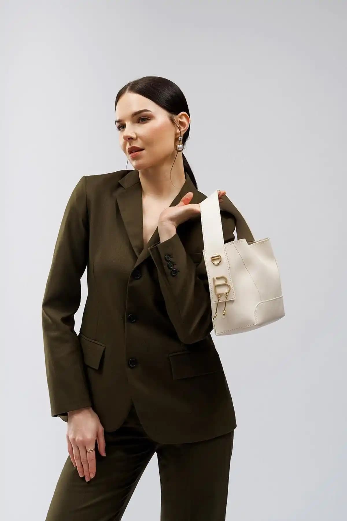 Lucky Bees Kadın El ve Omuz Çantası Karşılaştırması: Renk, Tasarım ve Kullanım Özellikleri