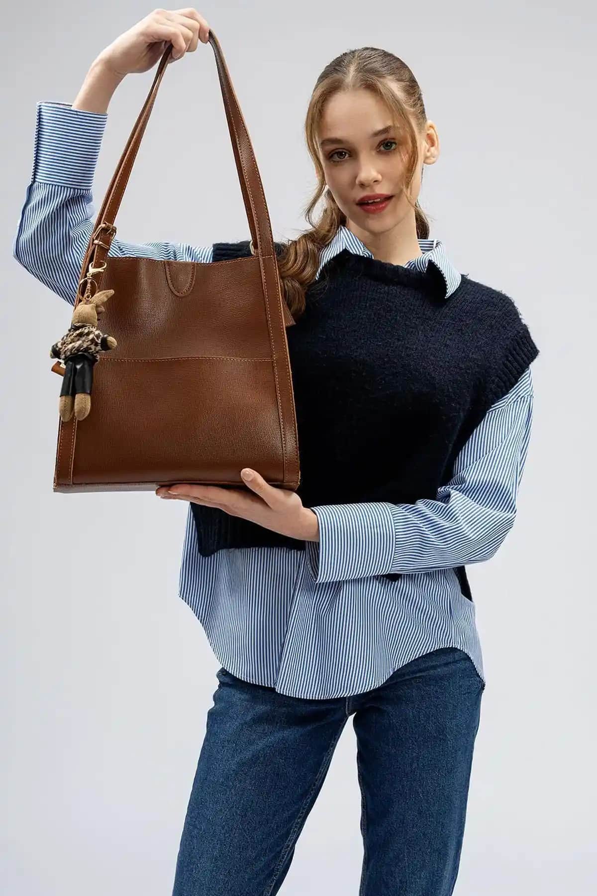 Lucky Bees Kadın El ve Omuz Çantası: Şık ve Fonksiyonel Tasarım, Dayanıklı Suni Deri Malzeme