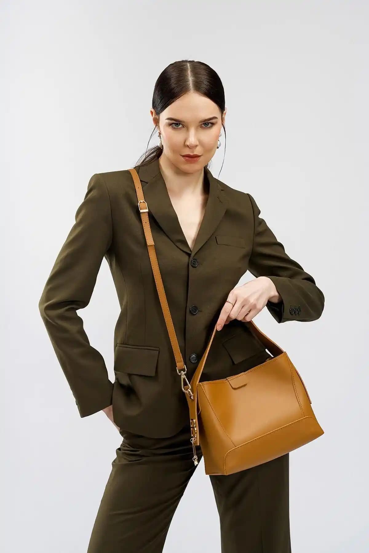 Lucky Bees Kadın İç Cüzdanlı Sarı Çanta: Günlük Kullanım İçin Modern ve Şık Tasarım