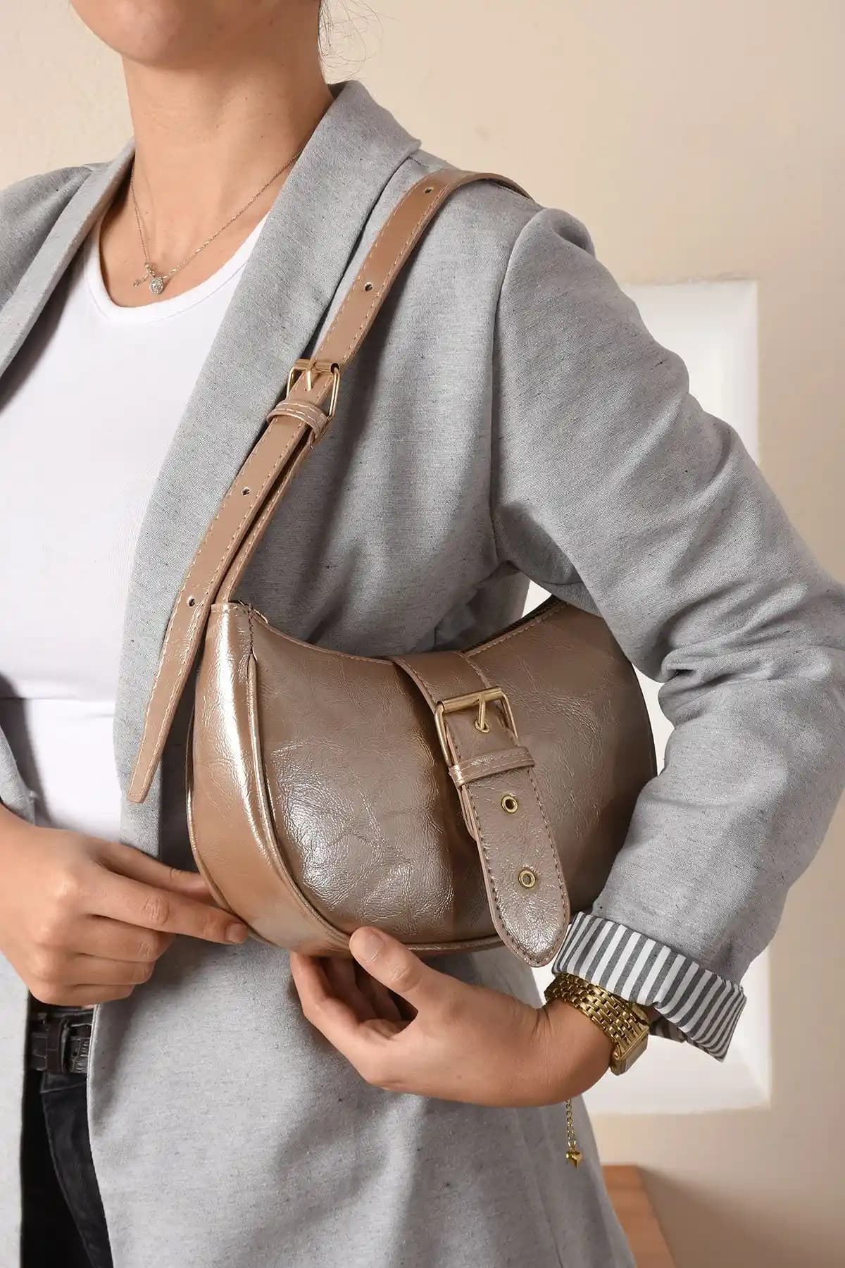 Mackrock Spor Çantası İki Gözlü Kolon Askılı Şık ve İşlevsel Tasarım