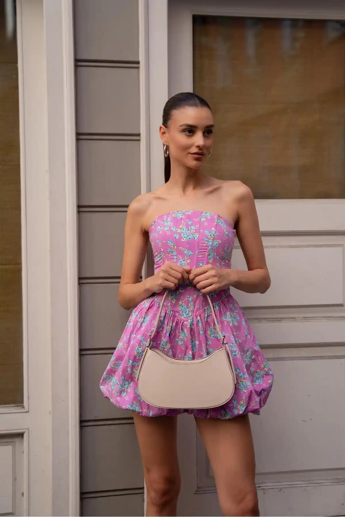 Madamra Kadın Baguette Çanta: Şık ve Hafif Tasarım ile Günlük ve Özel Kullanım