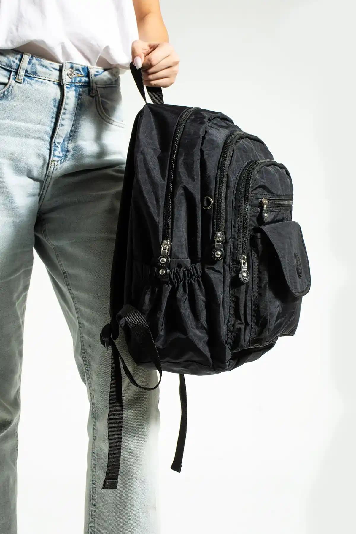 Mega Boy Siyah Unisex Okul Çantası: Dayanıklı ve Şık Tasarım ile Fonksiyonellik