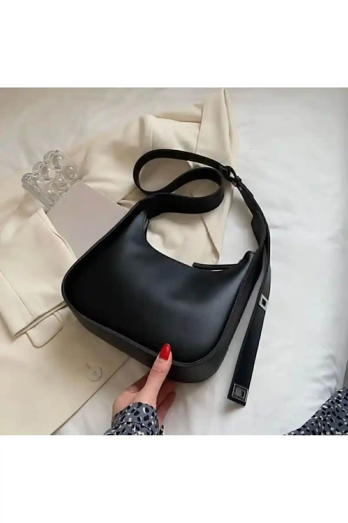 Modarb Kadın Askılı Çanta Şık ve Kullanışlı Tasarımıyla Günlük ve Özel Günler İçin Idealdir