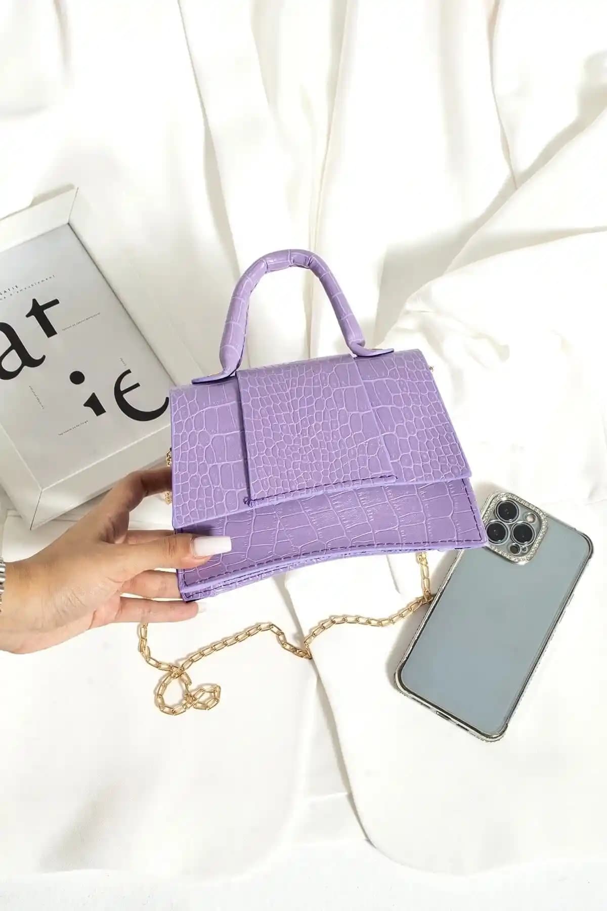 Modern ve Sürdürülebilir Kadın Mini City Çantası - Şık ve Fonksiyonel Tasarım