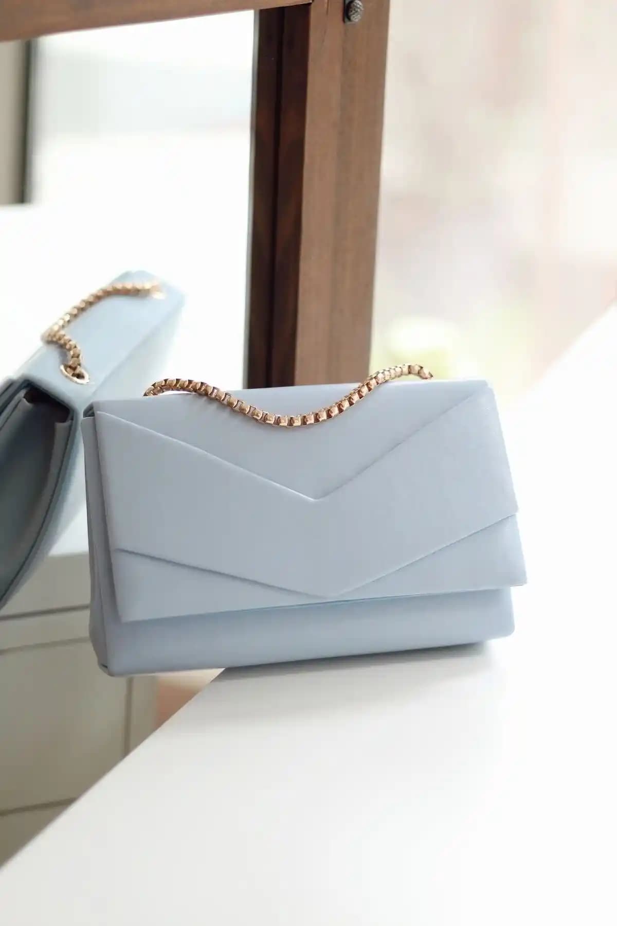 Moom Bag Kadın Omuz Çantası Şık ve Dayanıklı Mavi Renkli Günlük Aksesuar