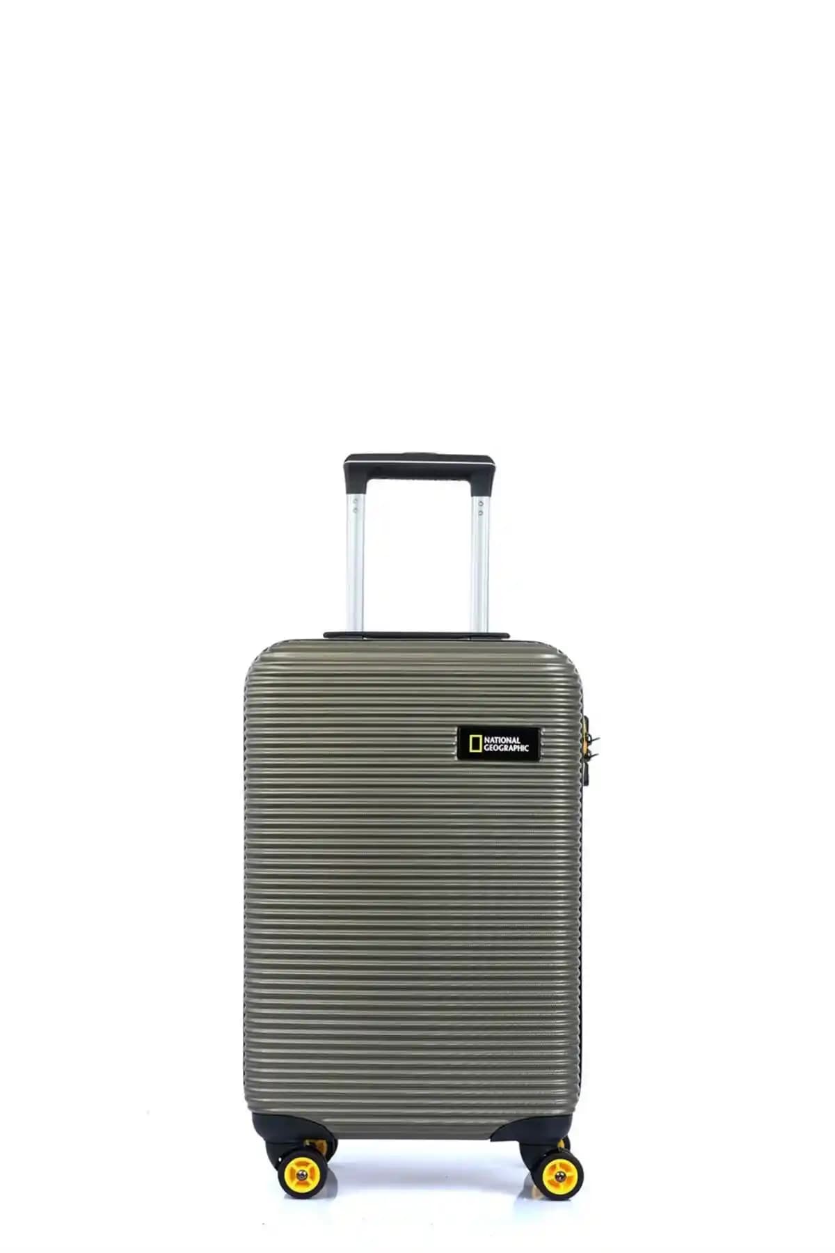 National Geographic Valiz Karşılaştırması: Haki Çekçekli ve Siyah Kabin Boy Modeli