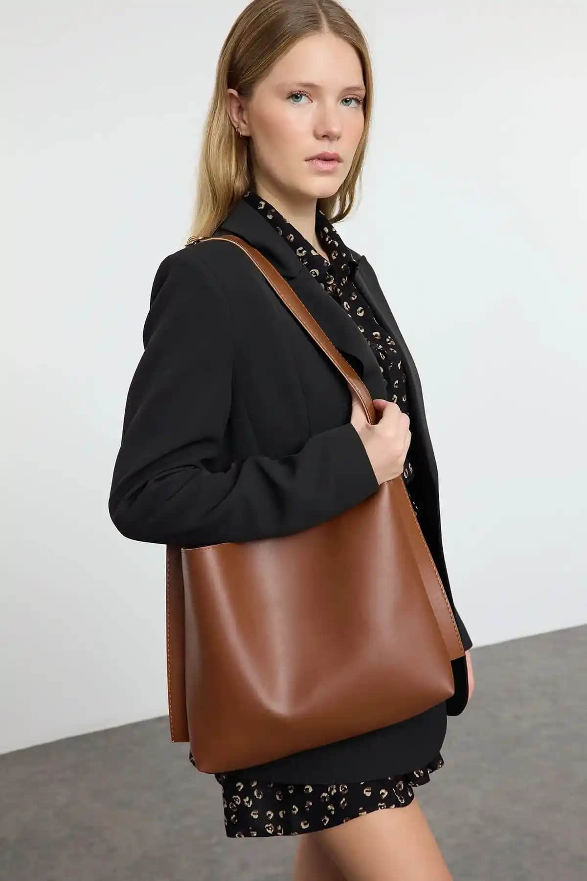 NBİBAGS Kadın Çanta Karşılaştırması: Yumuşak Deri ve Uzunluk Ayarlı Modeller