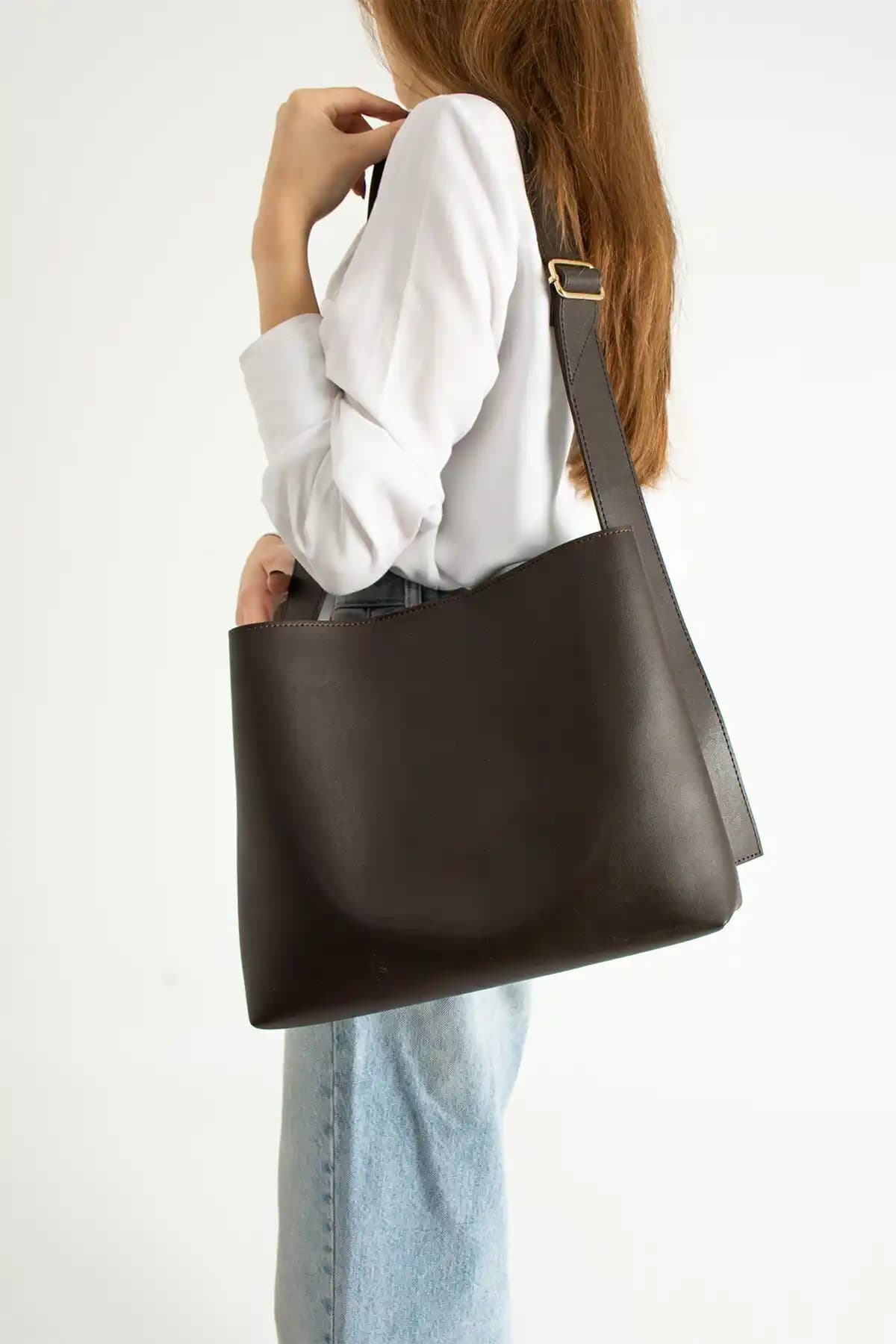 NBİBAGS ve NOTHING Çanta Modellerinin Karşılaştırması: Malzeme, Tasarım ve Kullanım Özellikleri