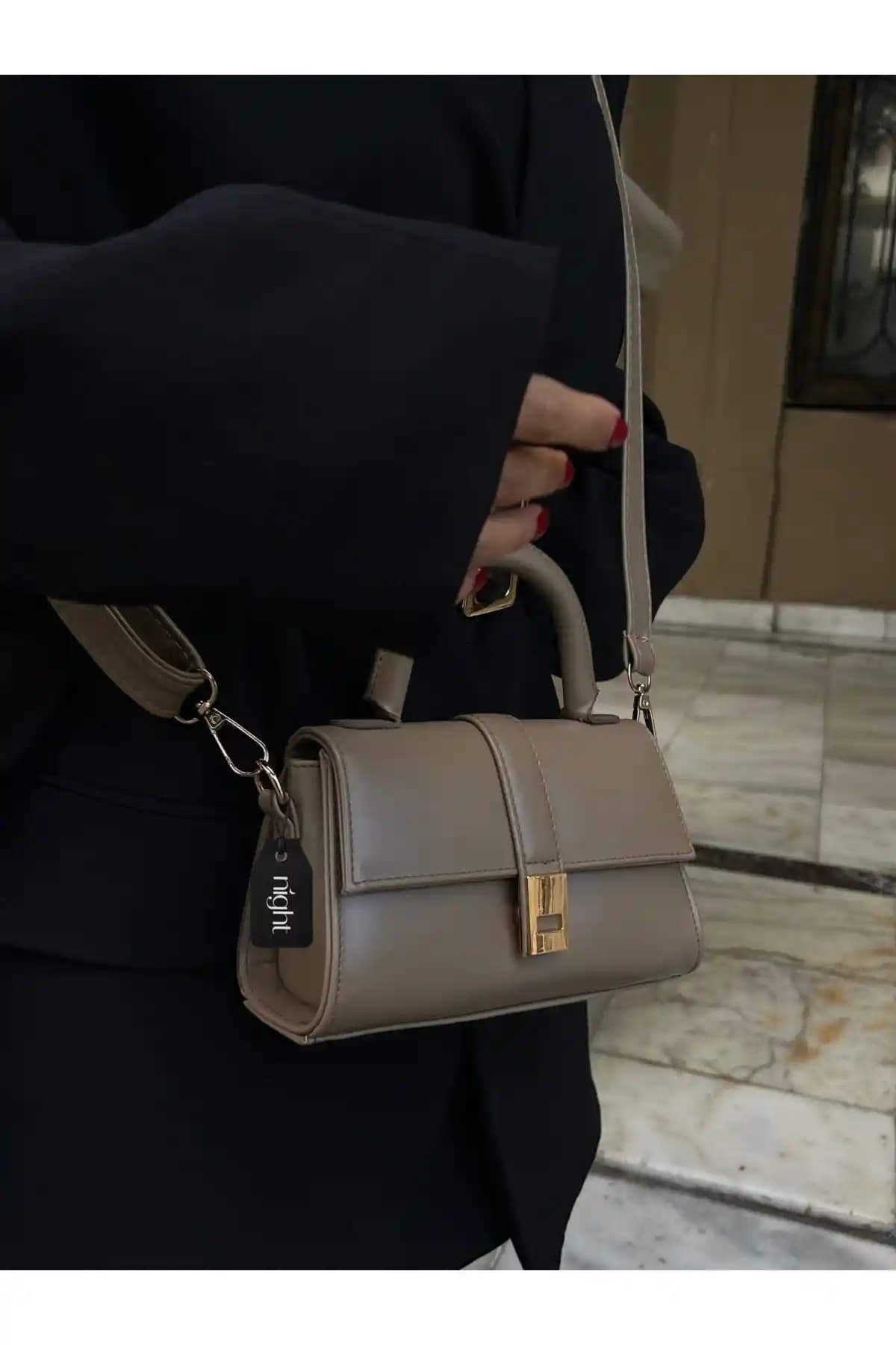 Night Paula Model Koyu Vizon ve Siyah Çantaların Karşılaştırması: Özellikler ve Kullanıcı Yorumları