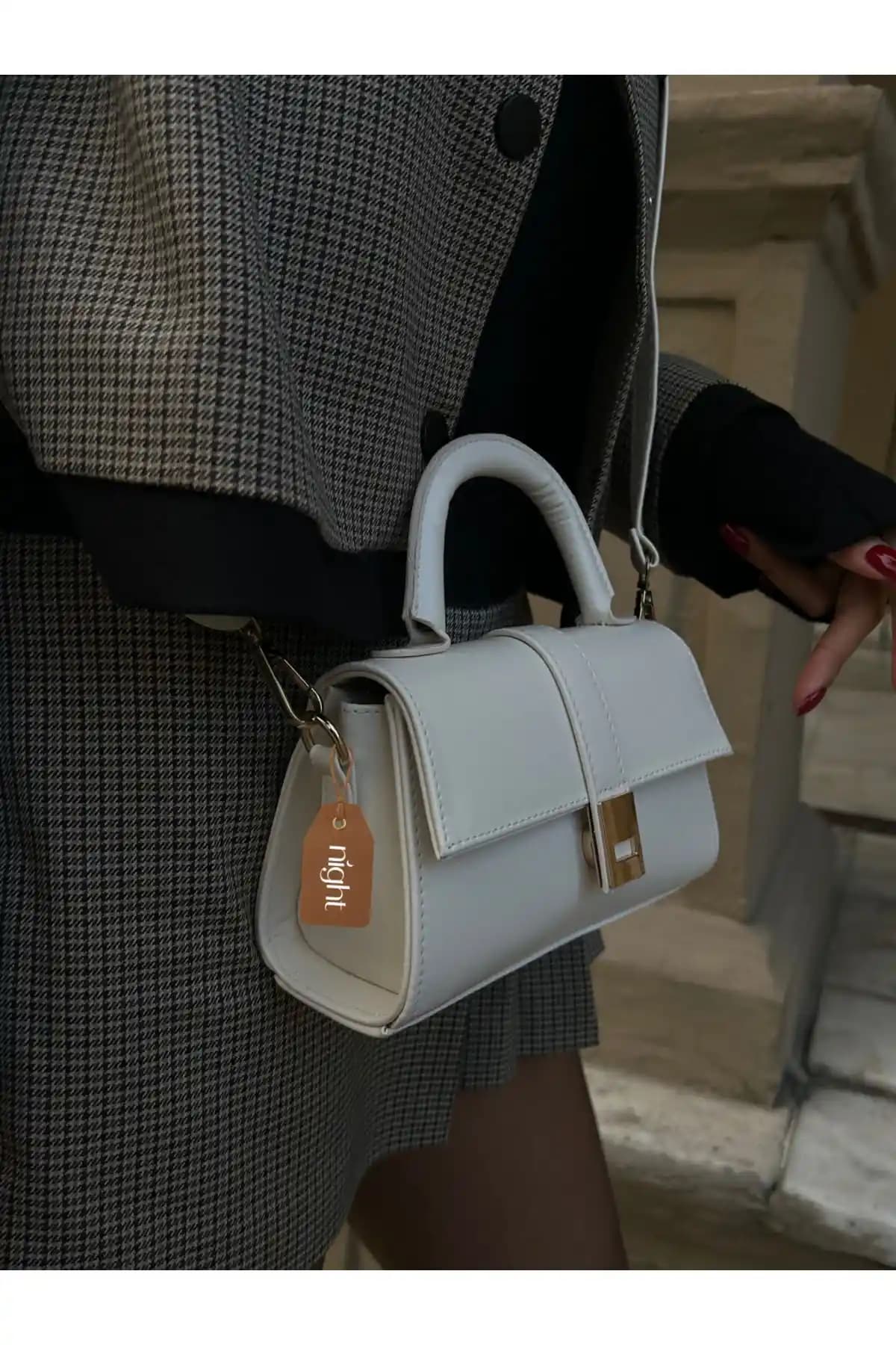 Night Paula Model Krem Kadın El ve Omuz Çantası: Şıklık ve Fonksiyonellik Sunan Yerli Tasarım