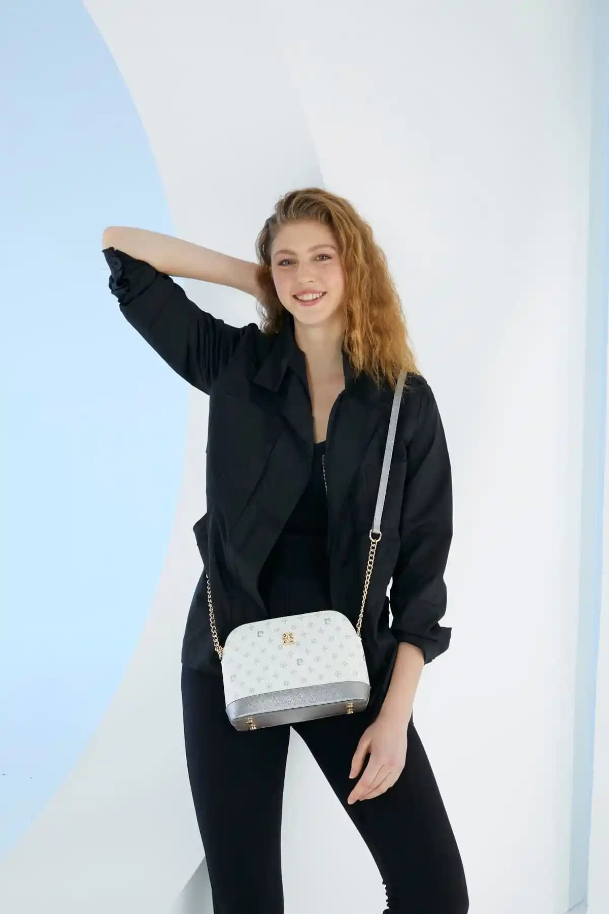 Pierre Cardin Kadın Omuz Çantası Karşılaştırması Beyaz Monogram ve Siyah Print Modelleri