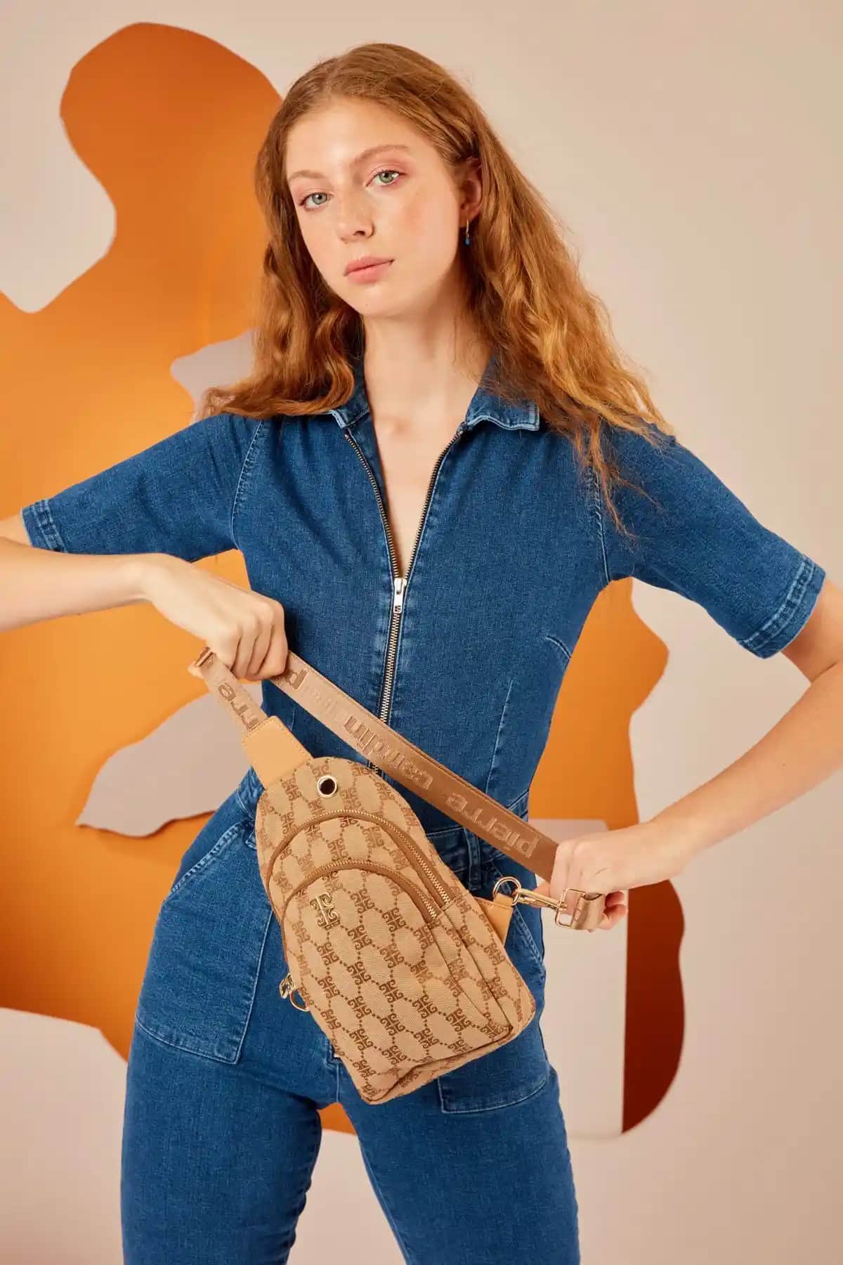 Pierre Cardin Kahverengi Kadın Omuz Çantası Şık ve Fonksiyonel Tasarım Özellikleri