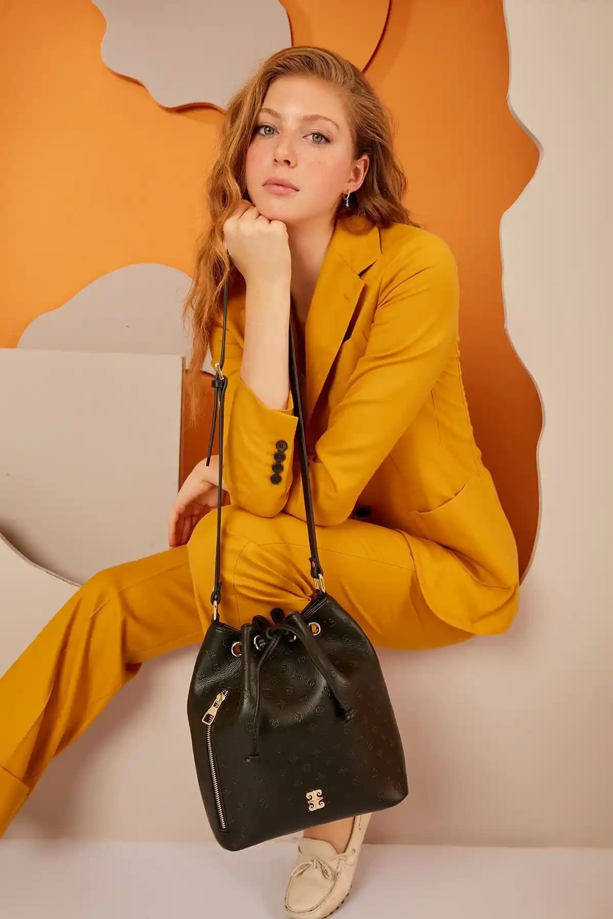 Pierre Cardin Siyah Floater Kadın Omuz Çantası Şıklık ve İşlevselliğin Modern Buluşması