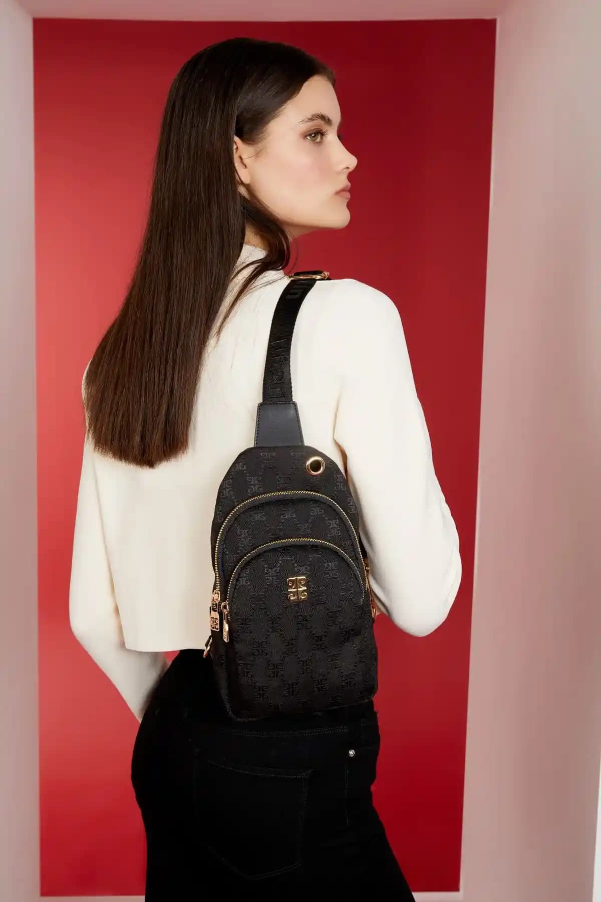 Pierre Cardin Siyah Kadın Omuz Çantası Şık ve Kullanışlı Tasarımıyla Günlük Hayatta Favori Tercih