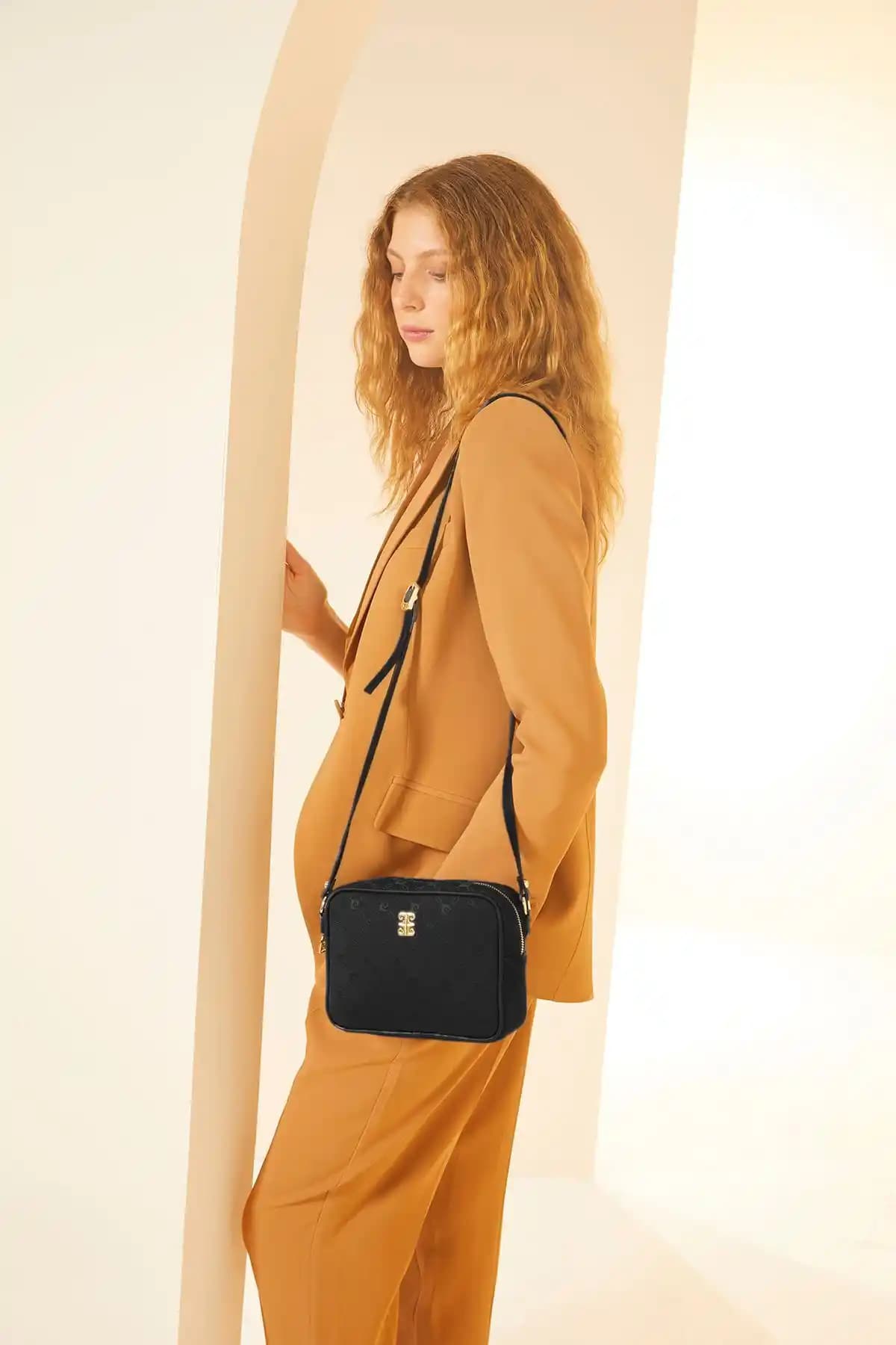 Pierre Cardin Zincirli Kanvas Siyah Kadın Omuz Çantası Günlük Şıklık ve Kullanışlılık İçin Uygun