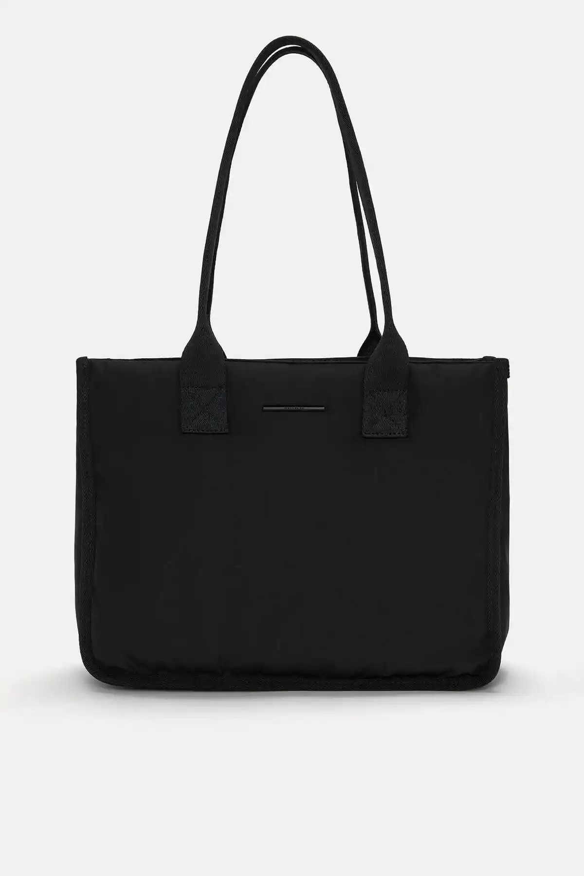 Pull & Bear Naylon Tote Çanta Günlük Kullanım İçin Şık ve Dayanıklı Tasarım