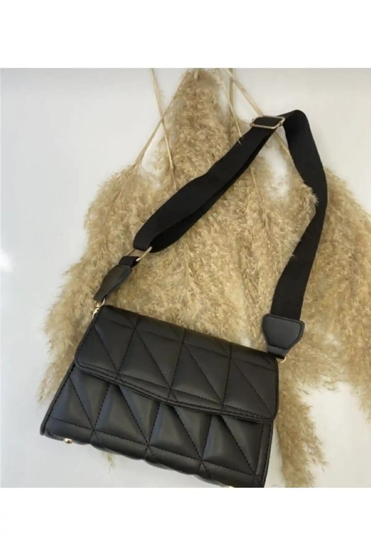 PurpleART Kadın Siyah Kapitone Askılı Çanta Günlük Kullanım İçin Modern ve Şık Tasarım