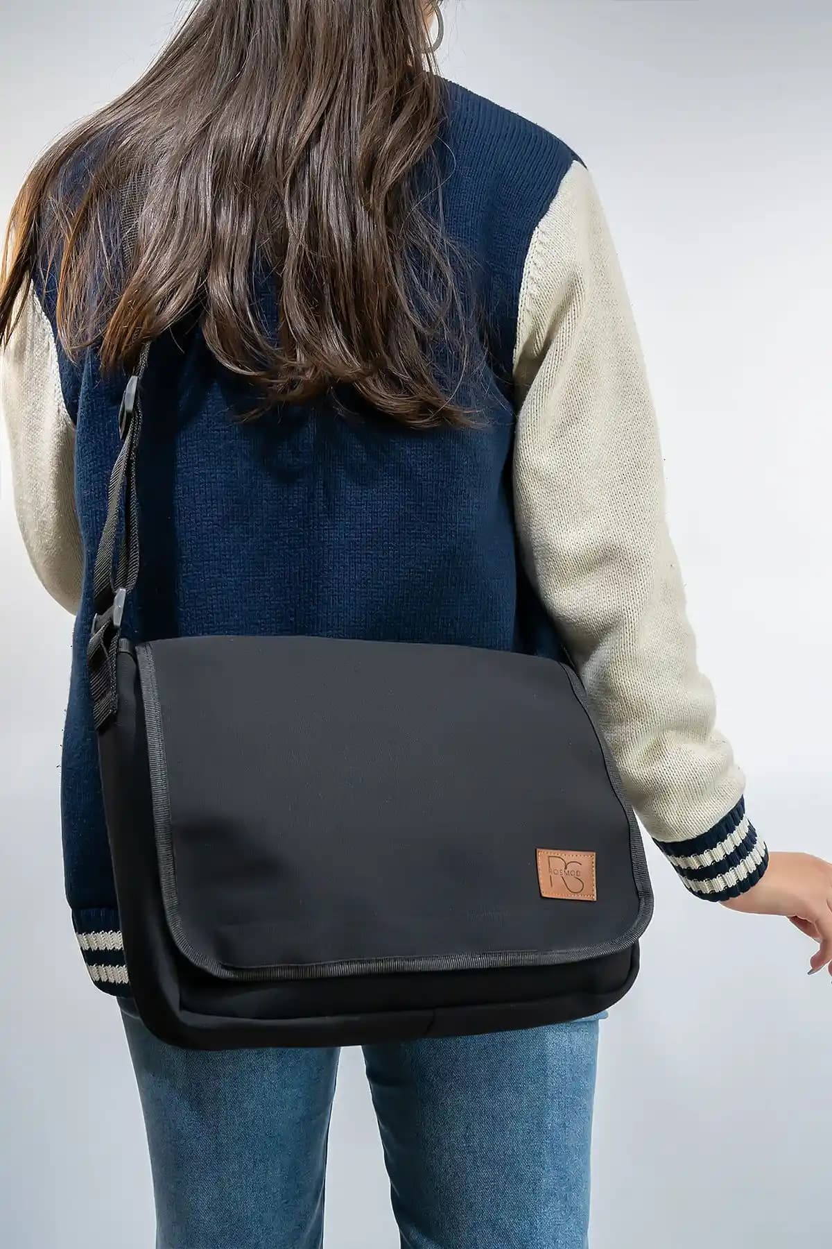 Rosmod Unisex Siyah 2 Bölmeli Günlük Kullanım Postacı Çantası