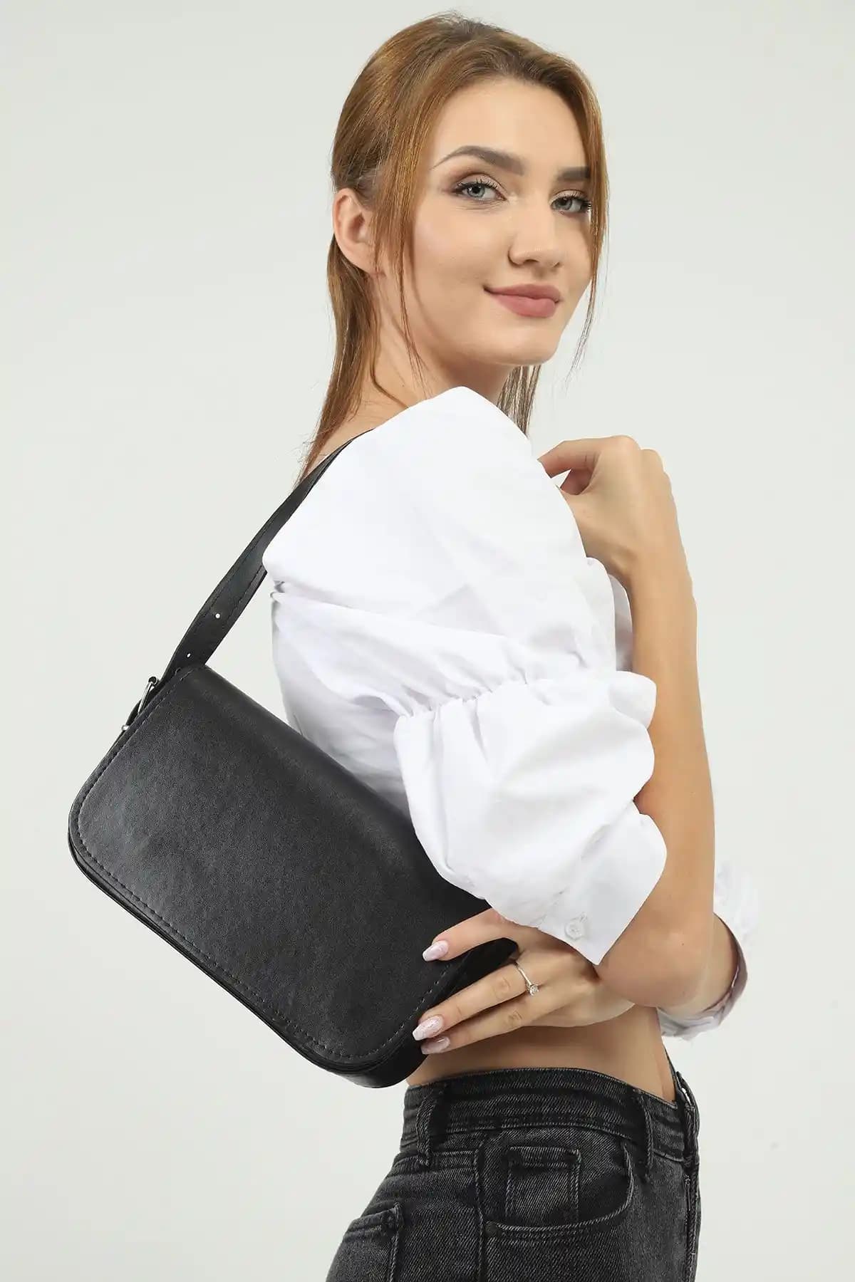 Shaka Siyah Kapaklı Suni Deri Omuz Çantası Günlük ve Şık Kullanım İçin Uygun