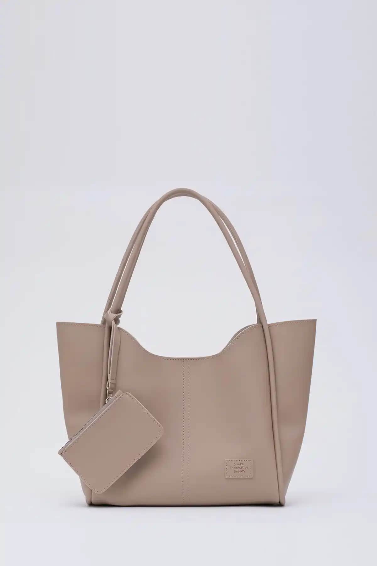 Shaka Vizon SHK108 ve SHK76 Kadın Çantası Karşılaştırması: Hangi Model Sizin İçin Uygun