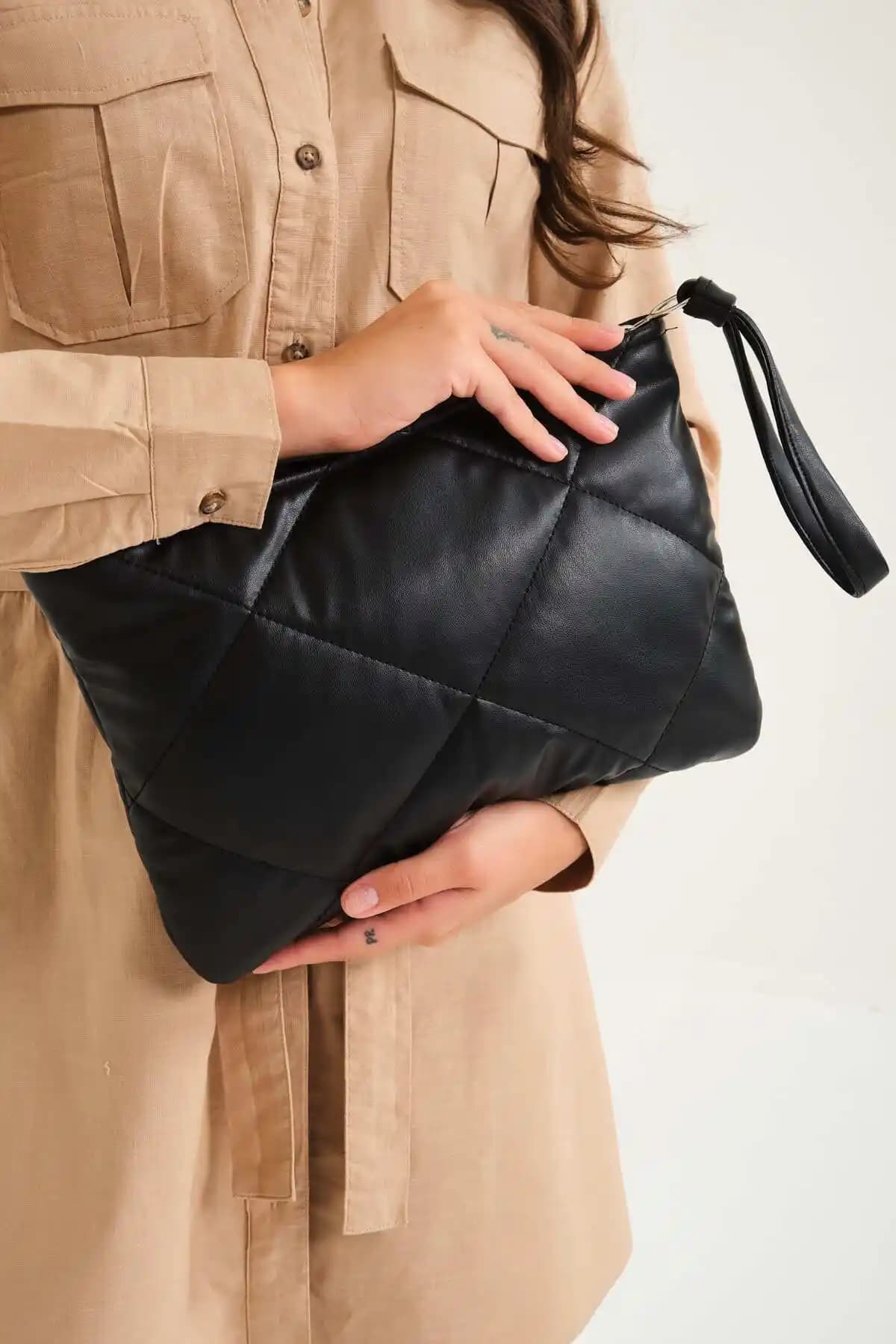 Simfa Kadın Siyah Deri Kapitone Clutch Çanta Günlük ve Şık Kullanım İçin Uygun