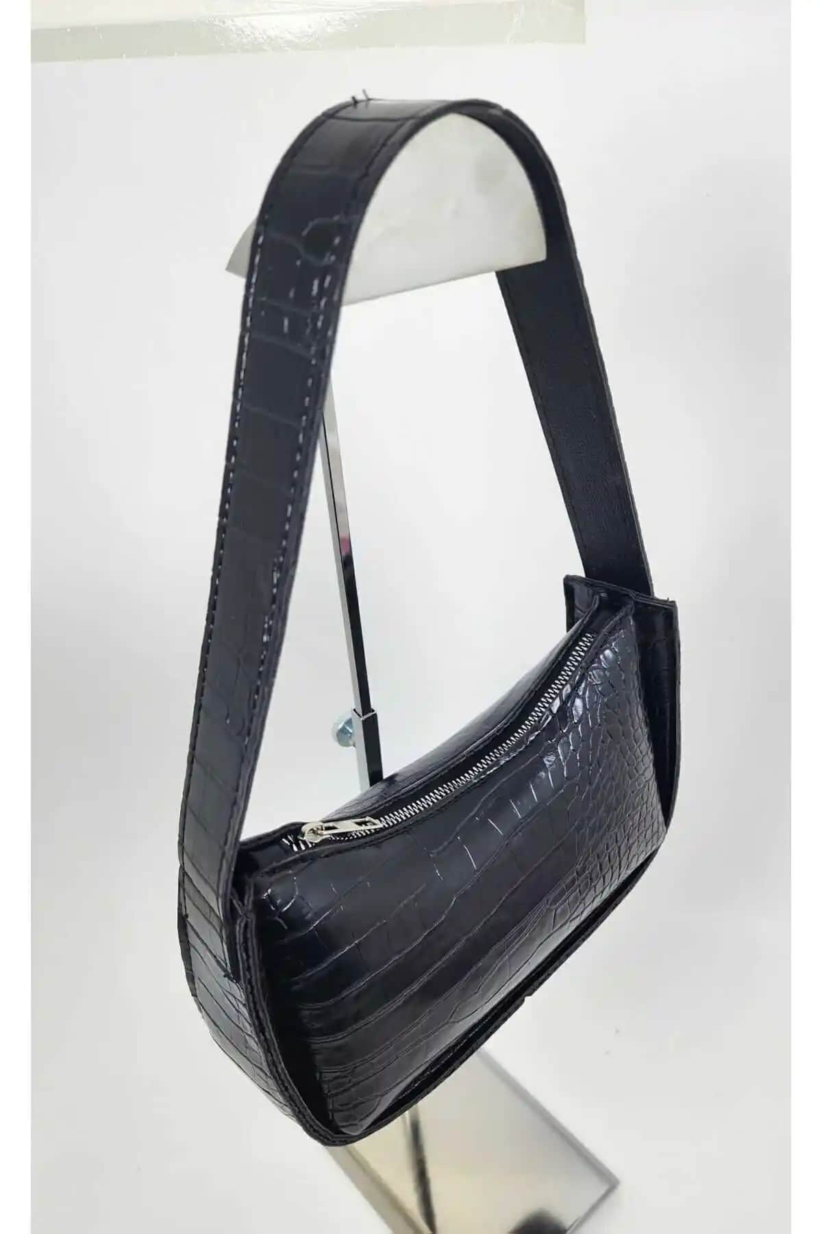 STEEPOLO Baget Desenli Siyah Çanta Günlük Kullanım İçin Modern ve Ekonomik Tasarım