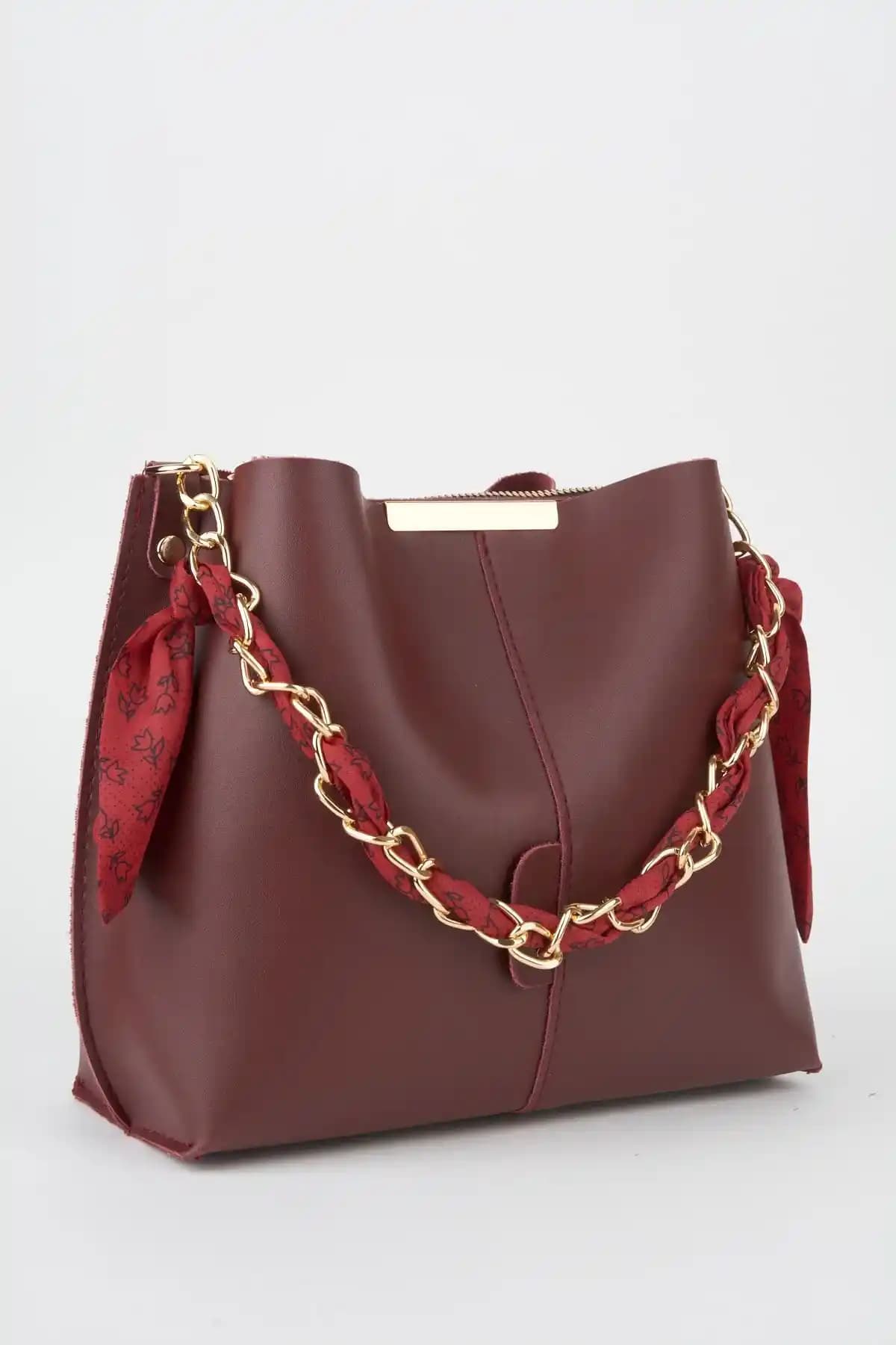 Vivaq Kadın Bordo Fularlı Zincir Aksesuarı ile Şık ve Fonksiyonel Yuvarlak Deri Çanta