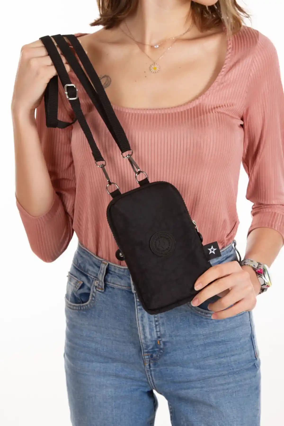 Yeni Nesil Kadın Çantası: Suya Dayanıklı Mini Omuz ve Bel Çantası Tasarımı ve Özellikleri