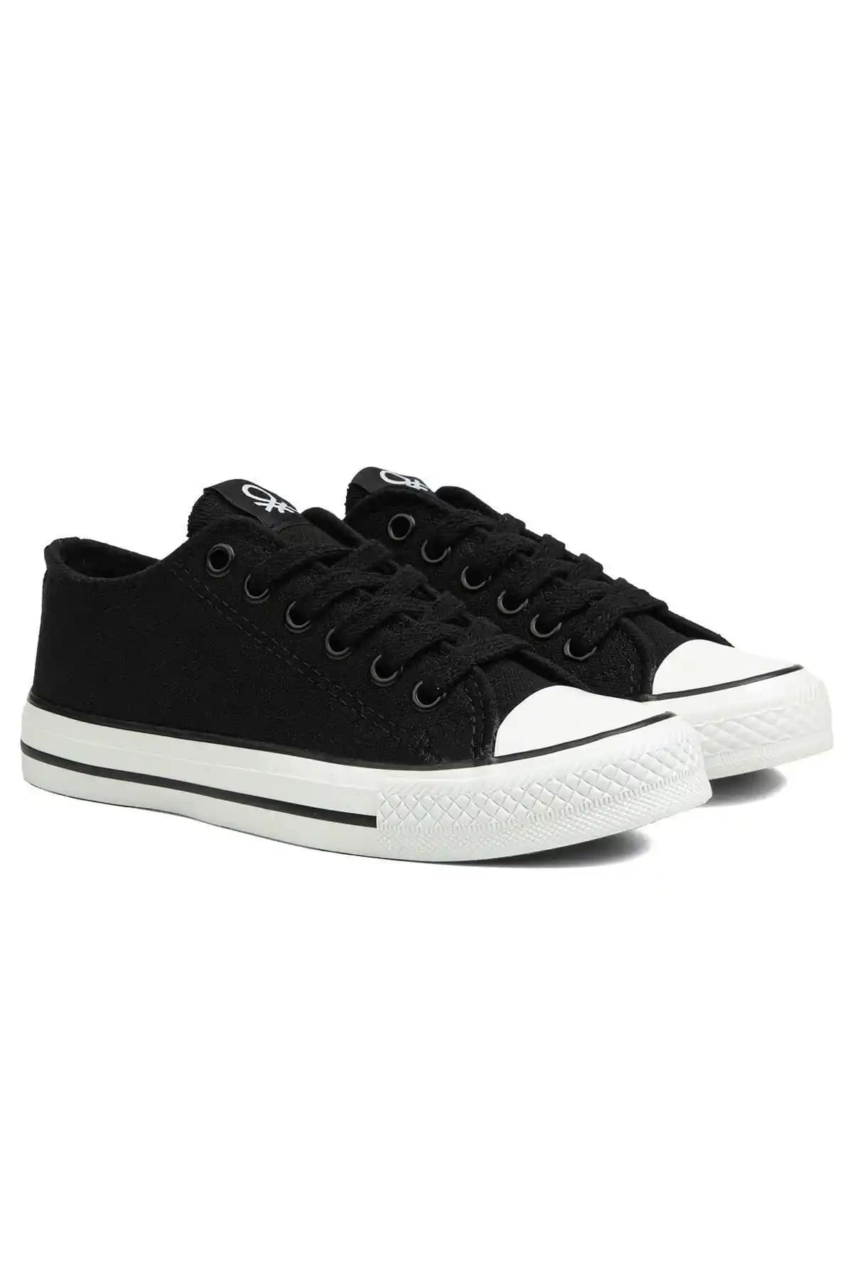 Benetton Bn-90196 ve Converse Chuck Taylor All Star Kadın Spor Ayakkabıları Karşılaştırması