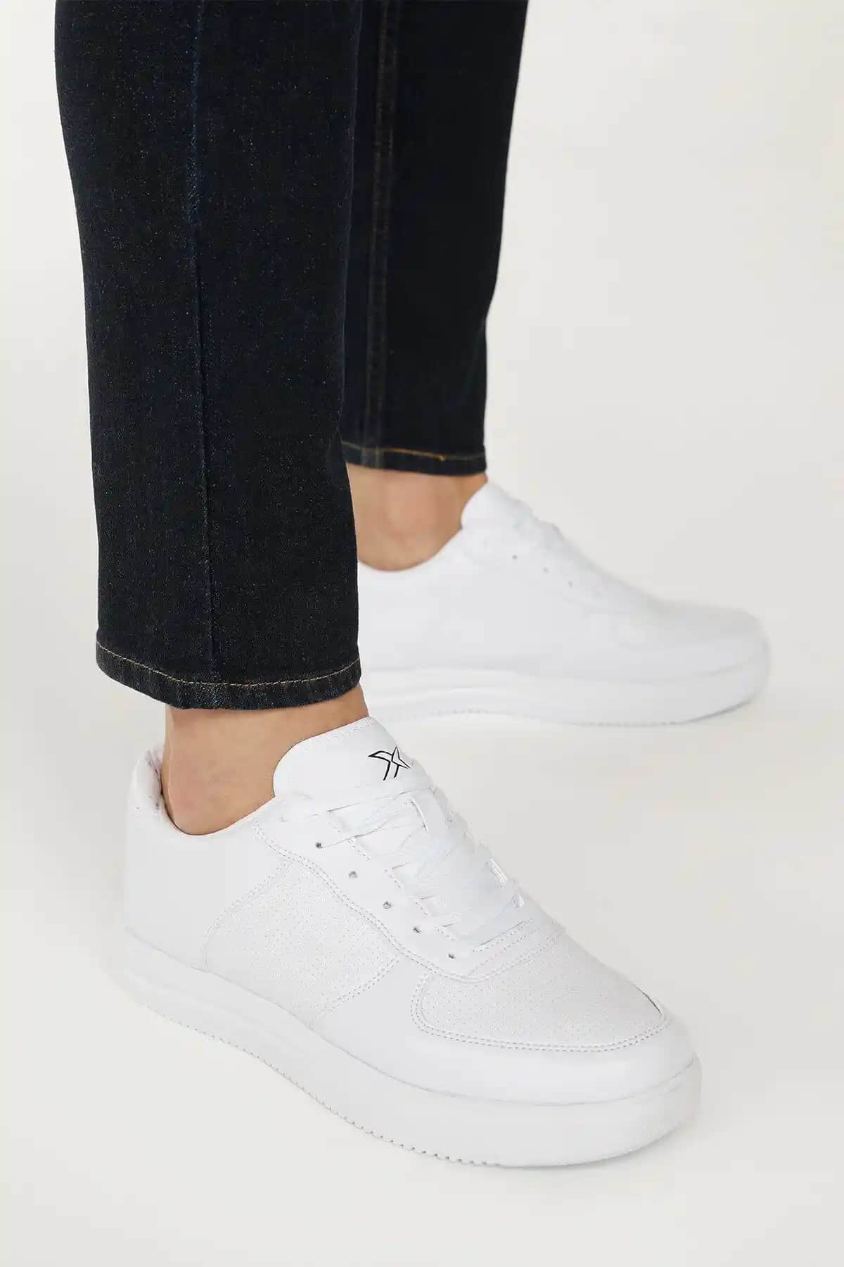 Kinetix Öztrend Beyaz ve Poro 1fx Kadın Sneaker Karşılaştırması ve İnceleme