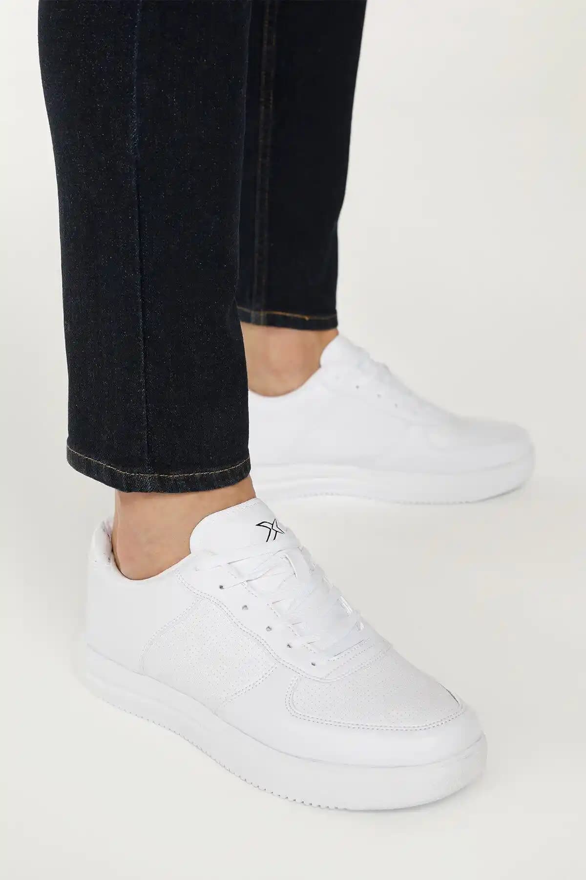 Kinetix Öztrend Beyaz ve Poro 1fx Kadın Sneaker Karşılaştırması ve İnceleme