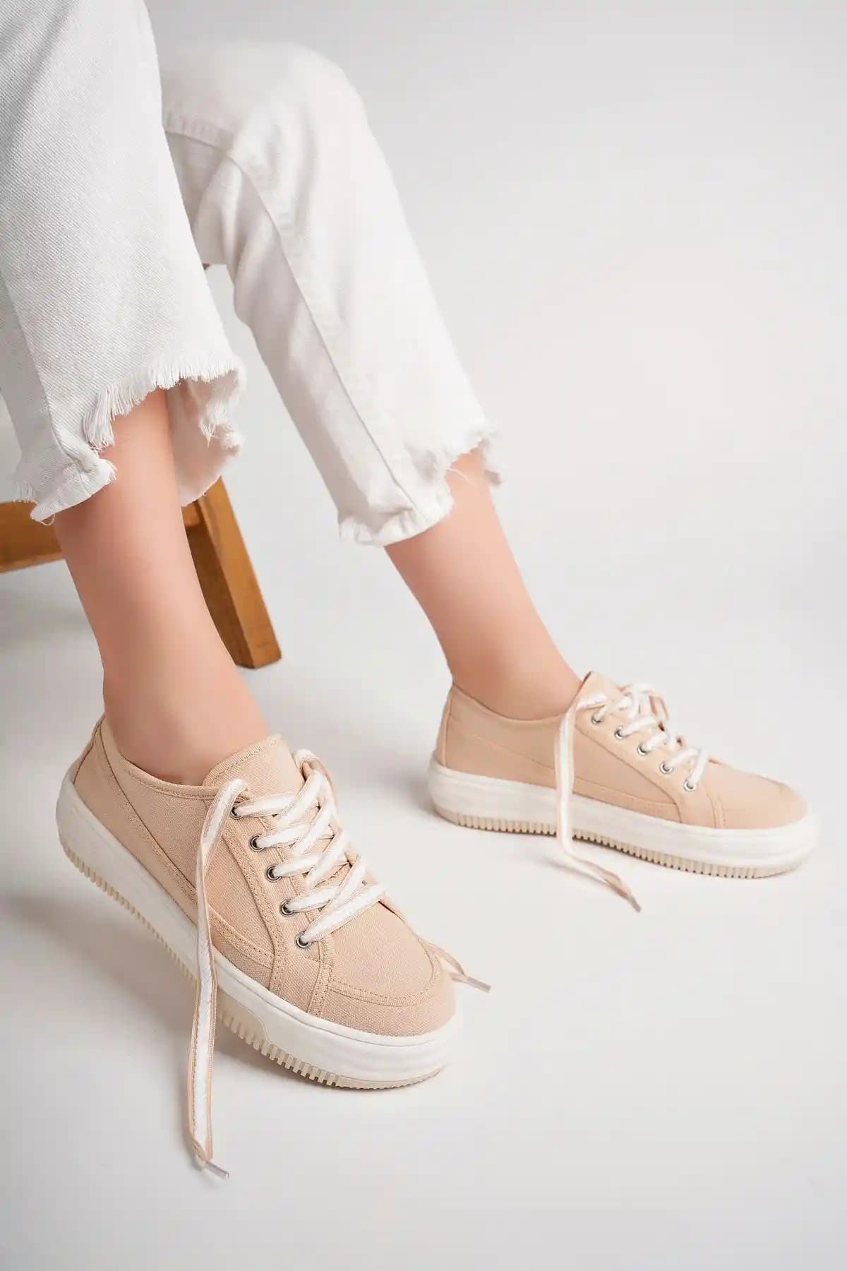 Pasyone Kadın Sneaker Modelleri Karşılaştırması Bej ve Yeşil Seçenekler