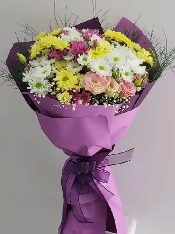 Renkli Papatya Buketleri: Duyguları Anlamlı ve Şık Bir Şekilde İfade Etmenin Yolu