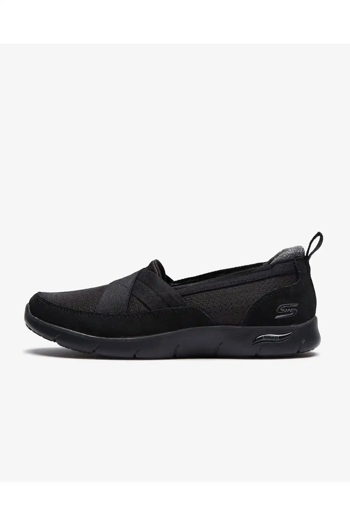 Skechers Arch Fit Refine ve Summits Modellerinin Detaylı Karşılaştırması
