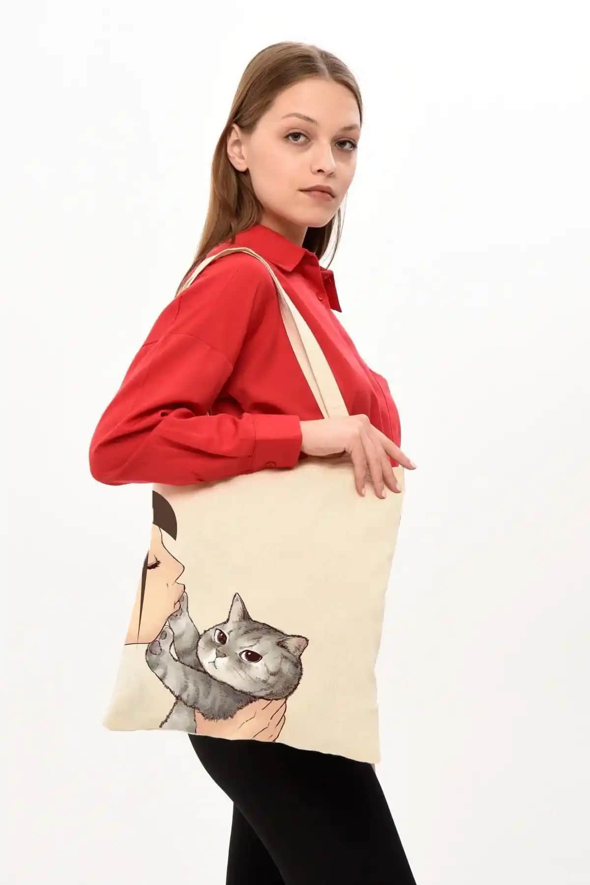 Çınar Bez Çanta Modellerinin Karşılaştırması: Kedi Baskılı ve Gülümseyen Güneş Tasarımları